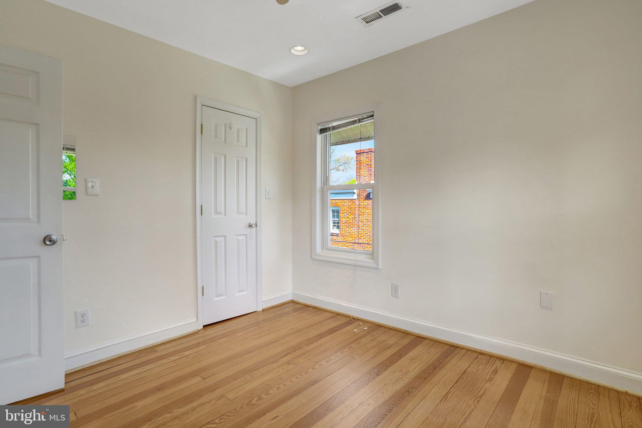 ADDISON HEIGHTS - Residential