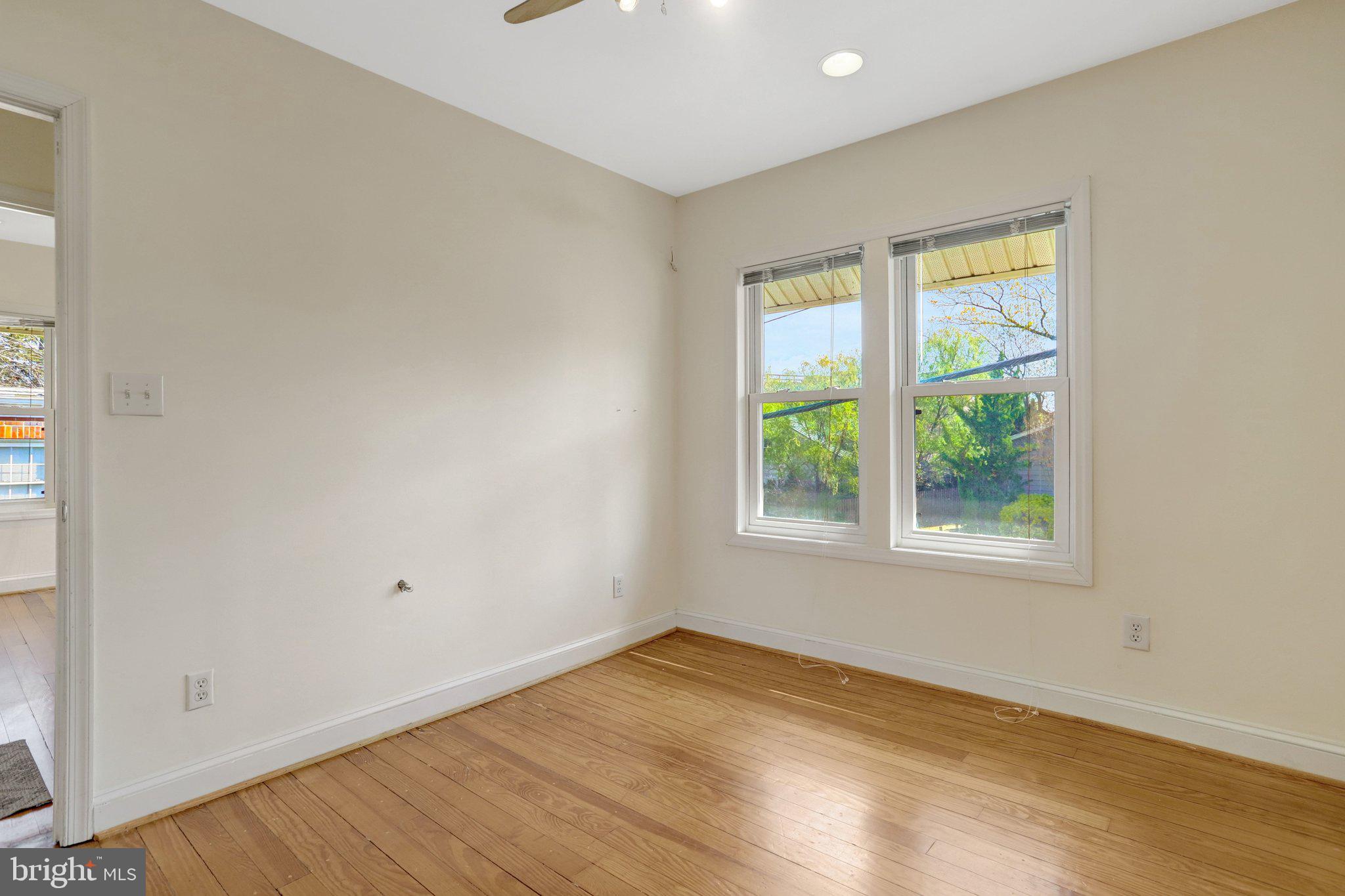ADDISON HEIGHTS - Residential