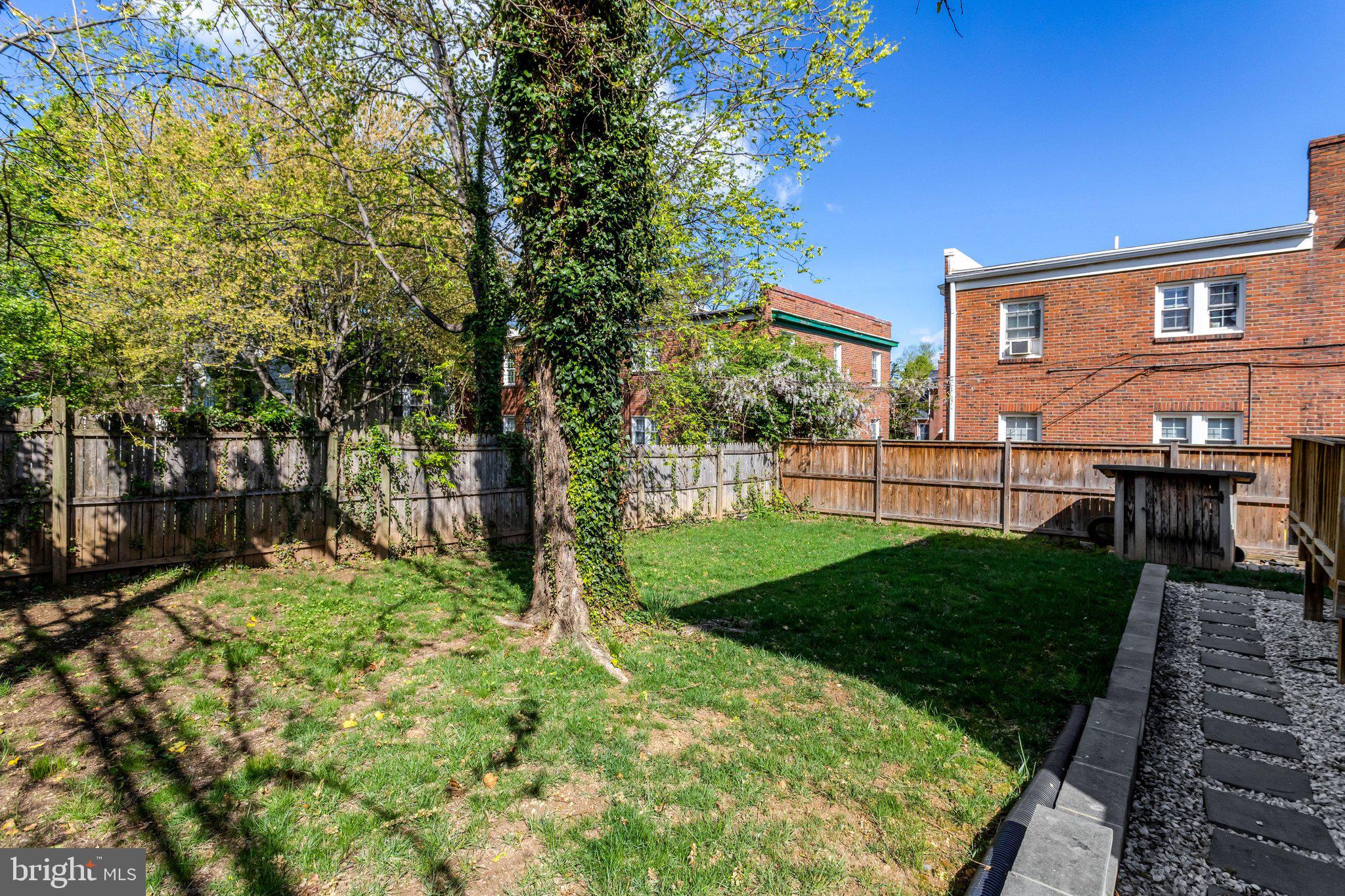 ADDISON HEIGHTS - Residential