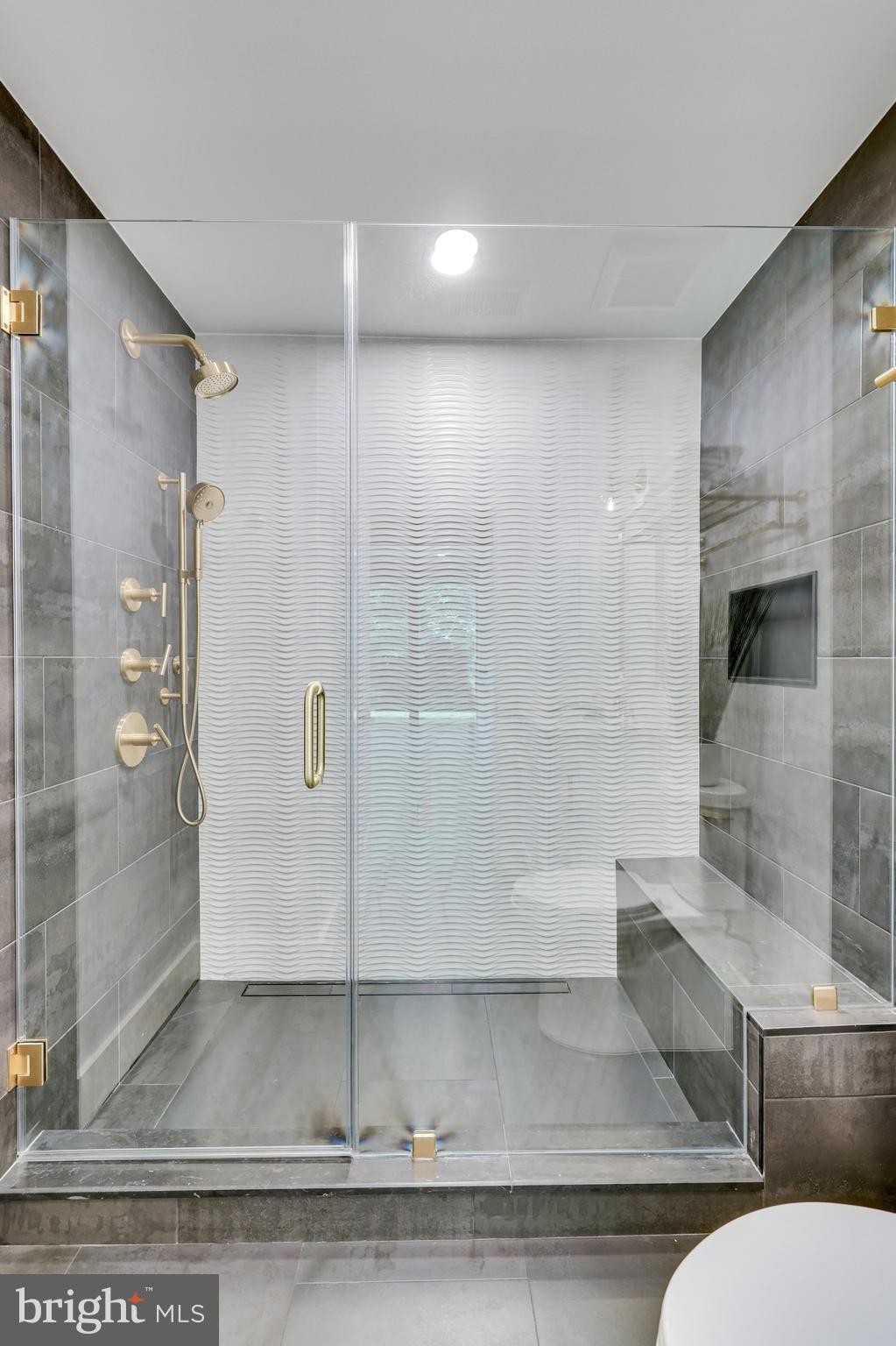 JEFFERSON RUN MANOR - Residential