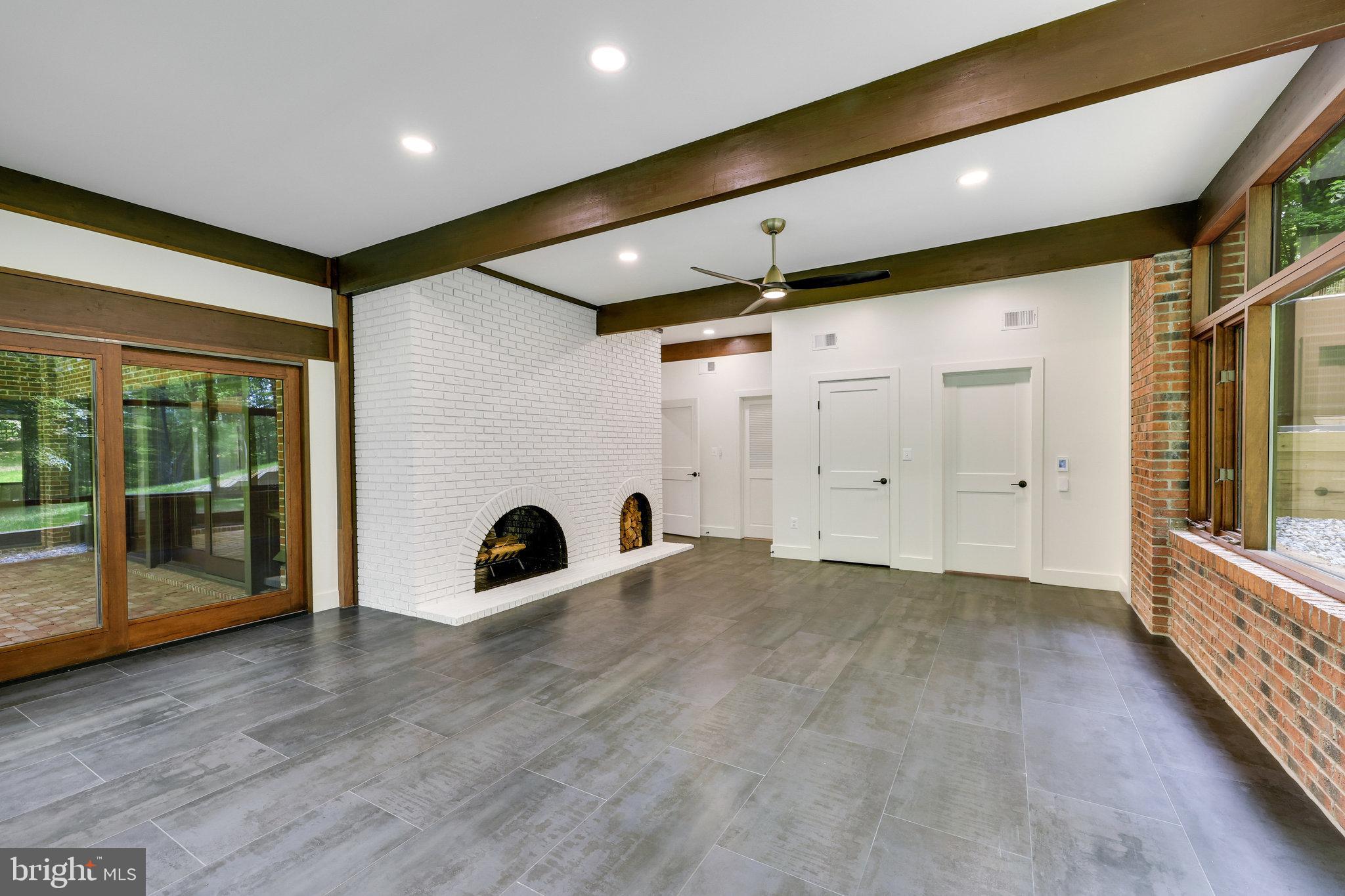 JEFFERSON RUN MANOR - Residential