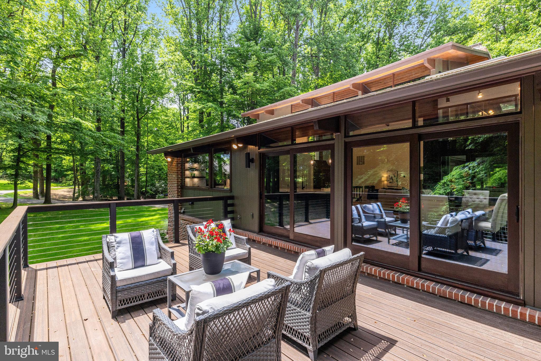 JEFFERSON RUN MANOR - Residential