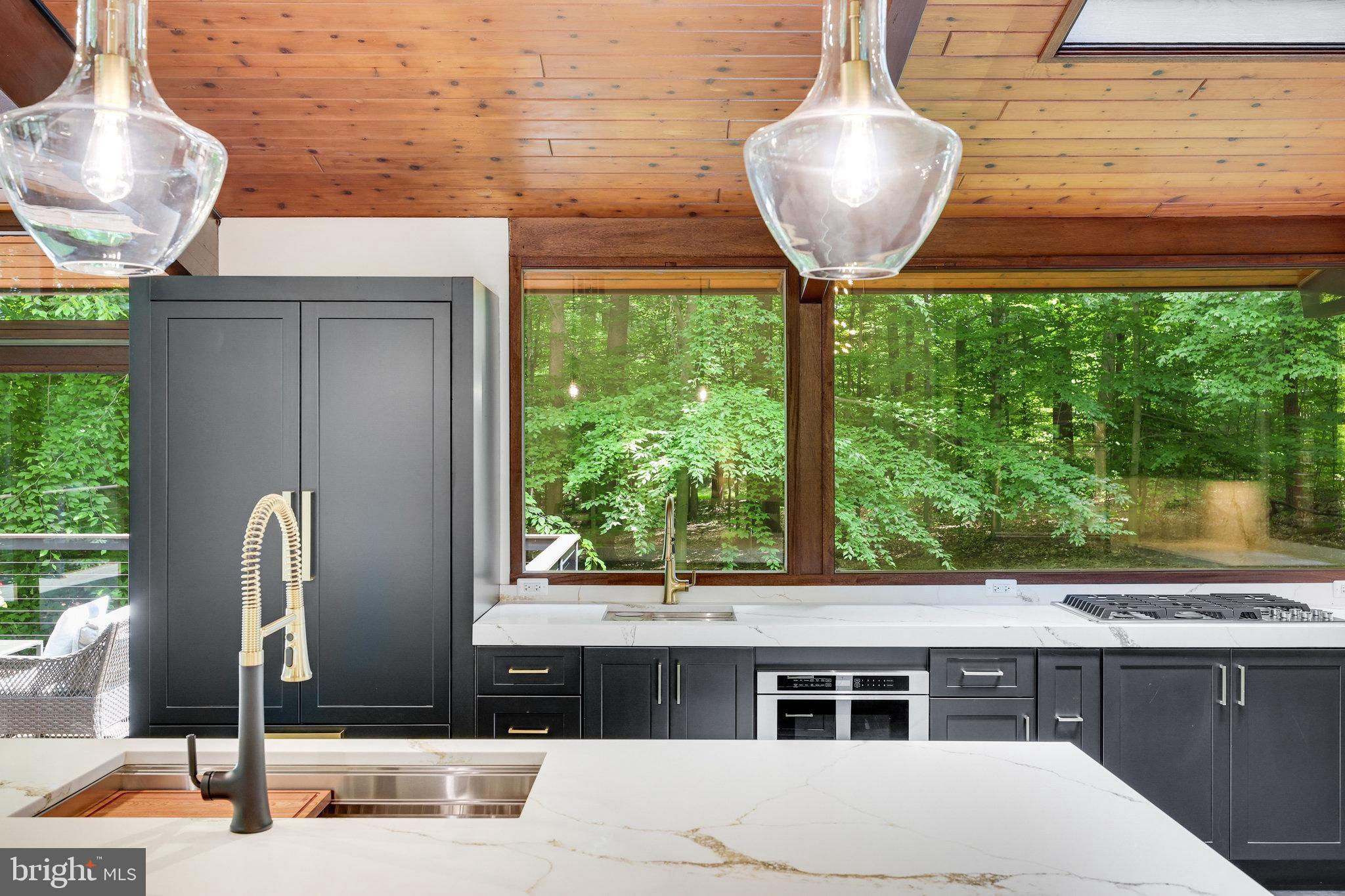 JEFFERSON RUN MANOR - Residential