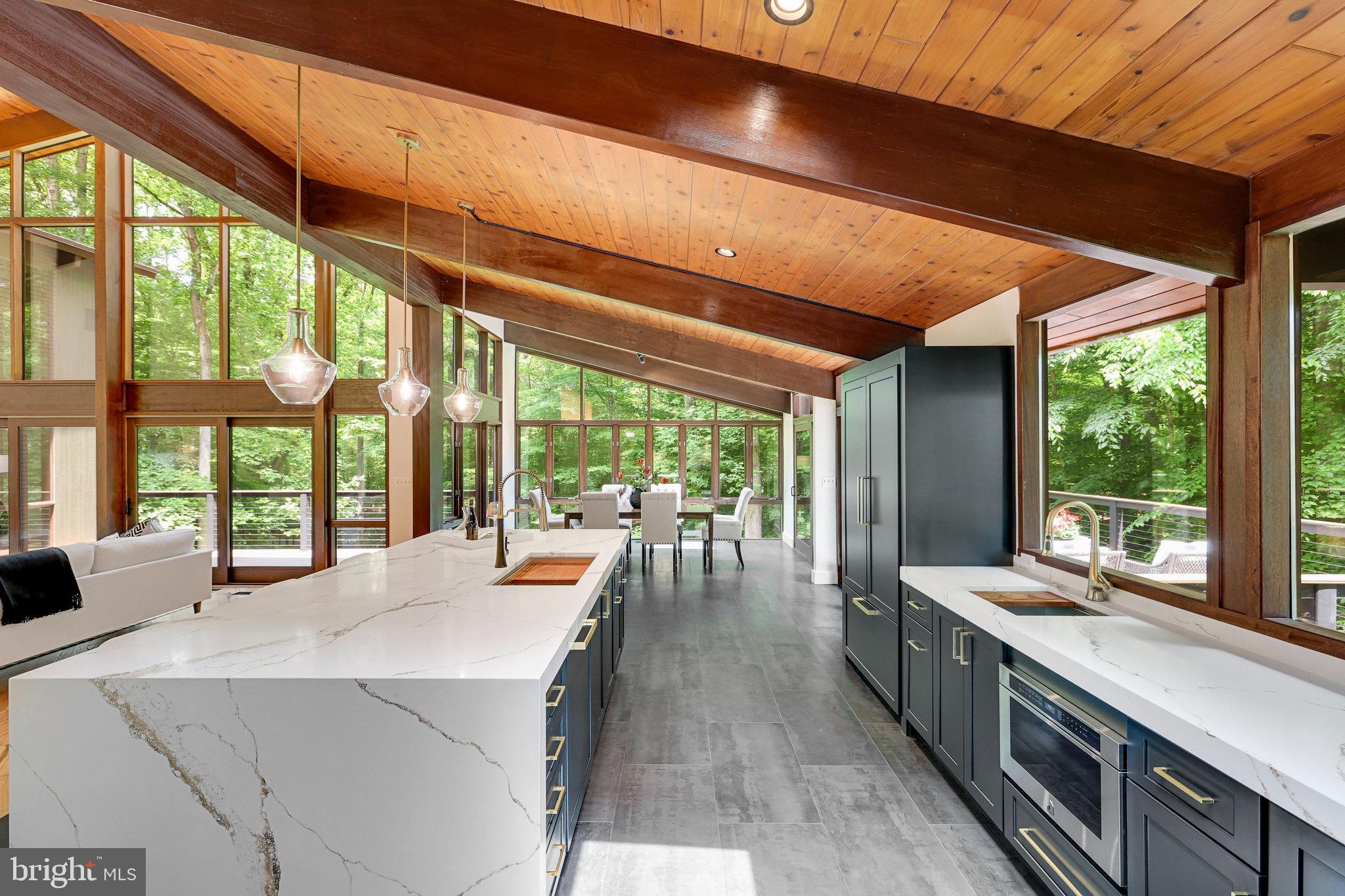 JEFFERSON RUN MANOR - Residential