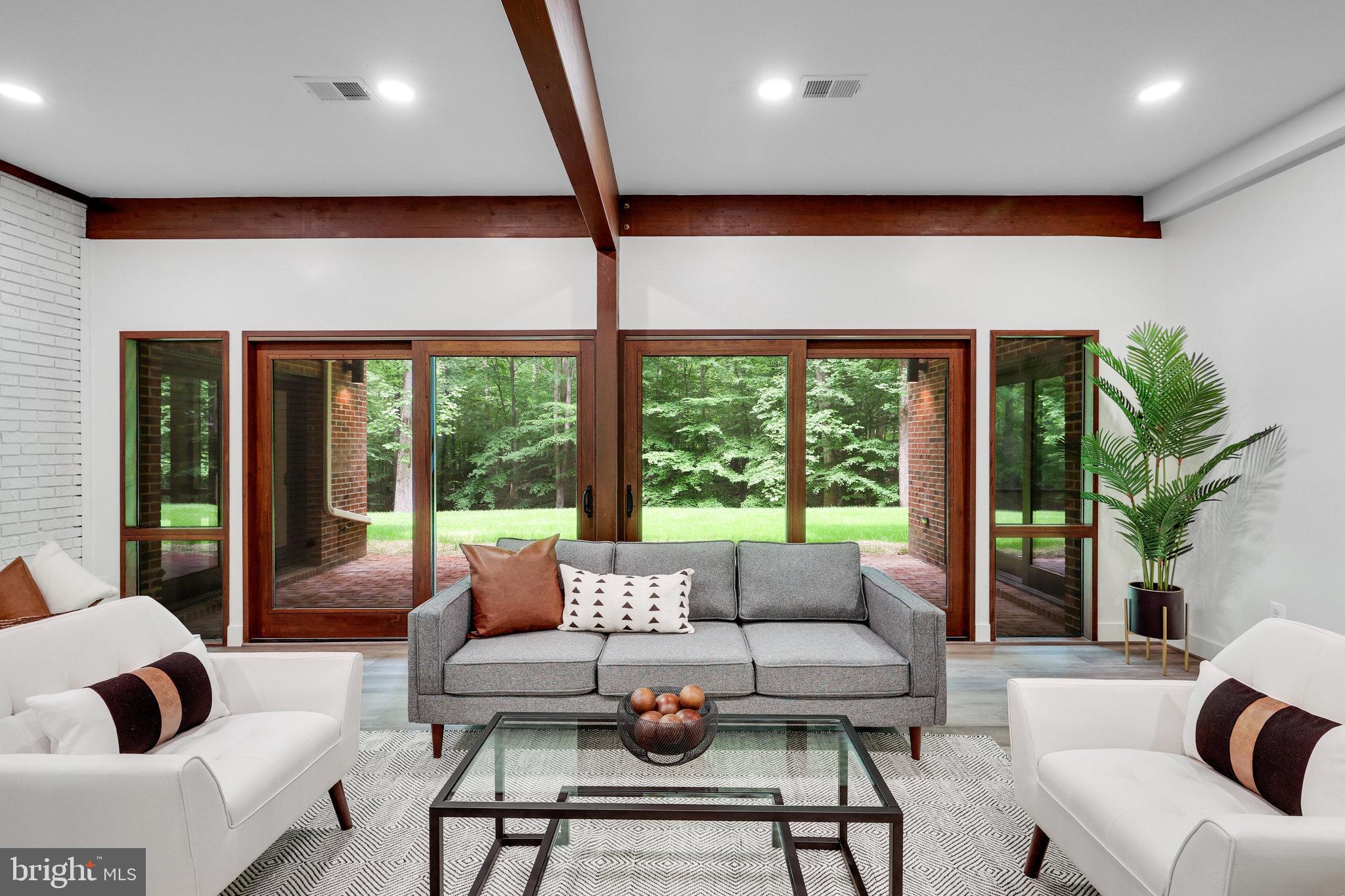 JEFFERSON RUN MANOR - Residential