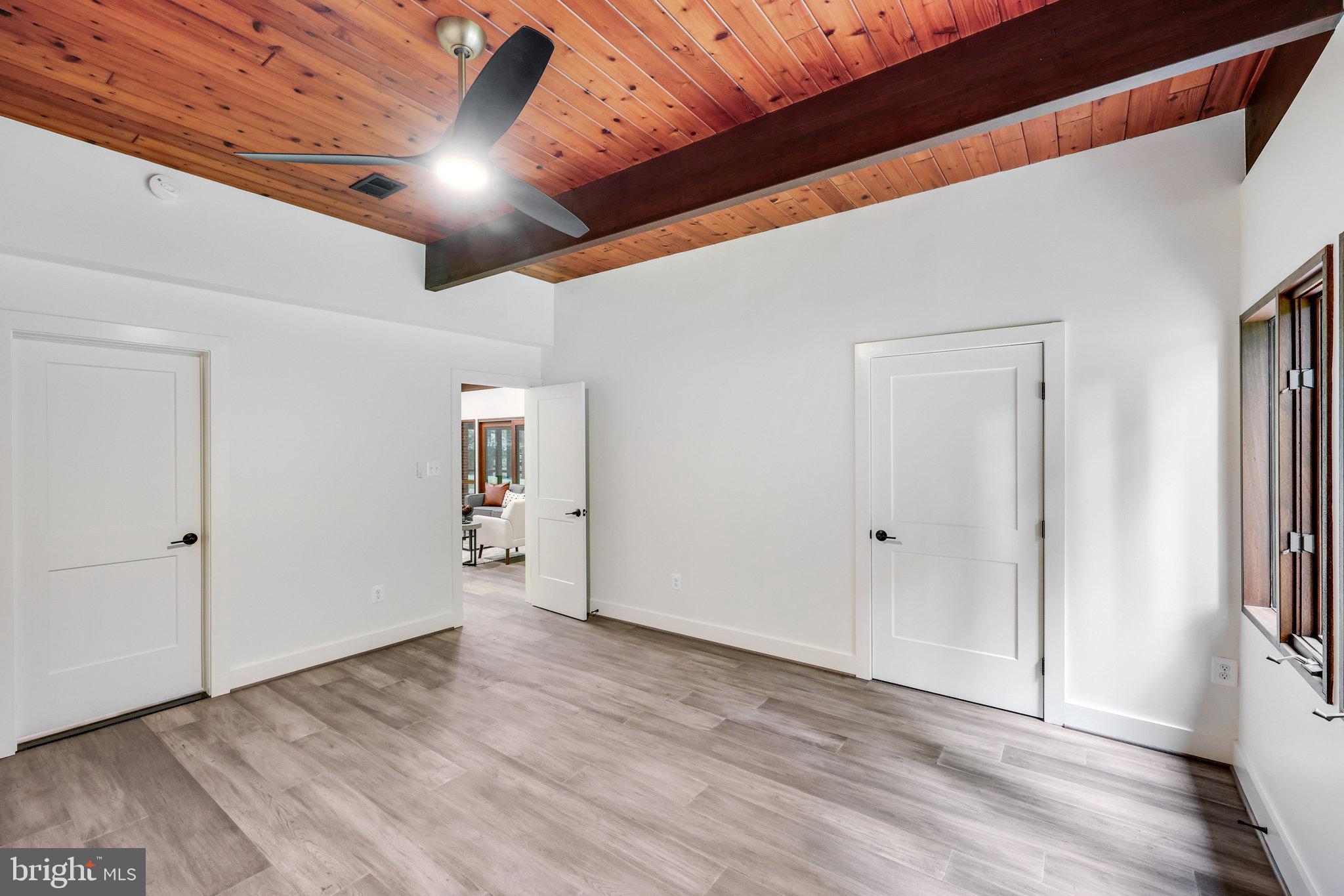 JEFFERSON RUN MANOR - Residential