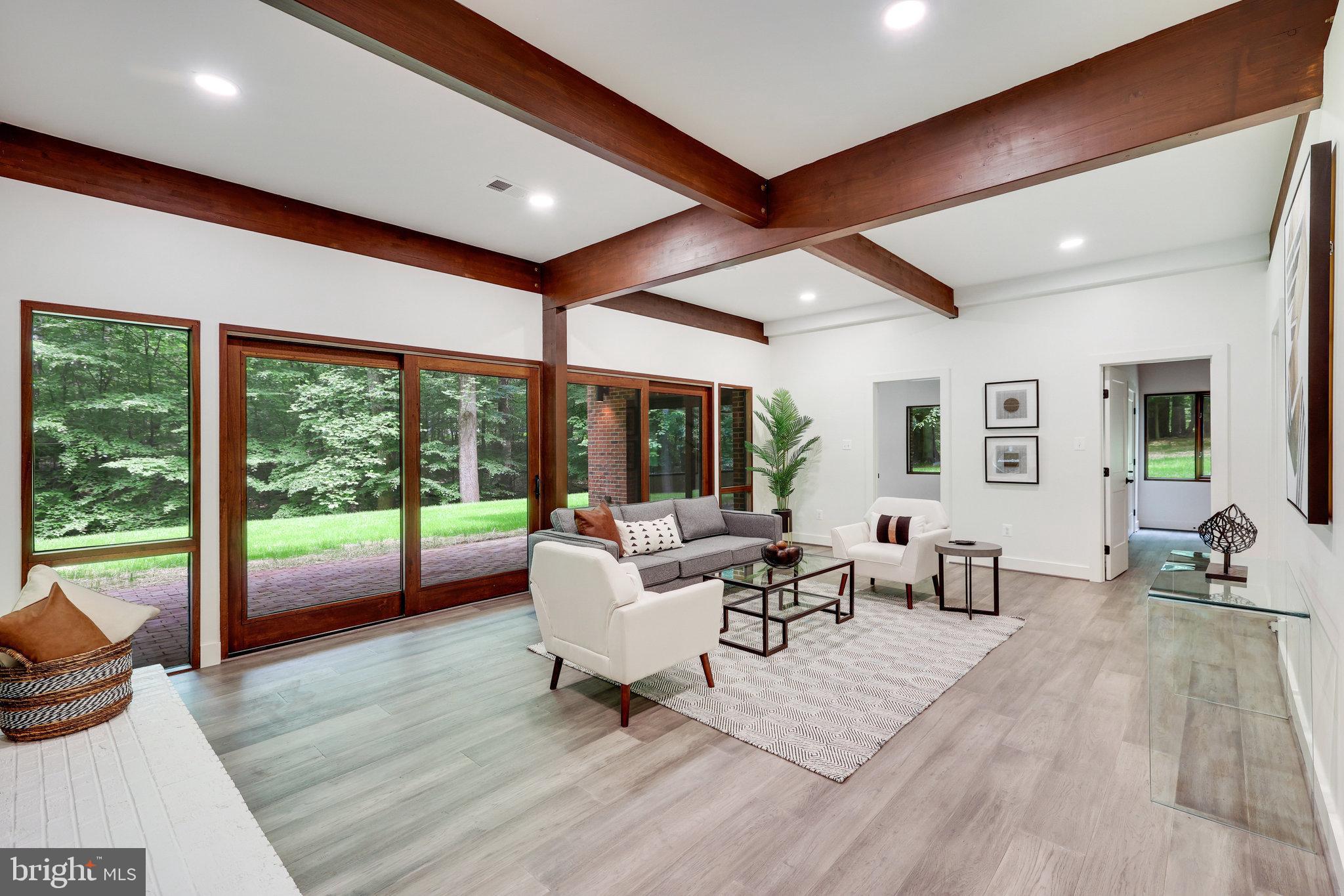 JEFFERSON RUN MANOR - Residential