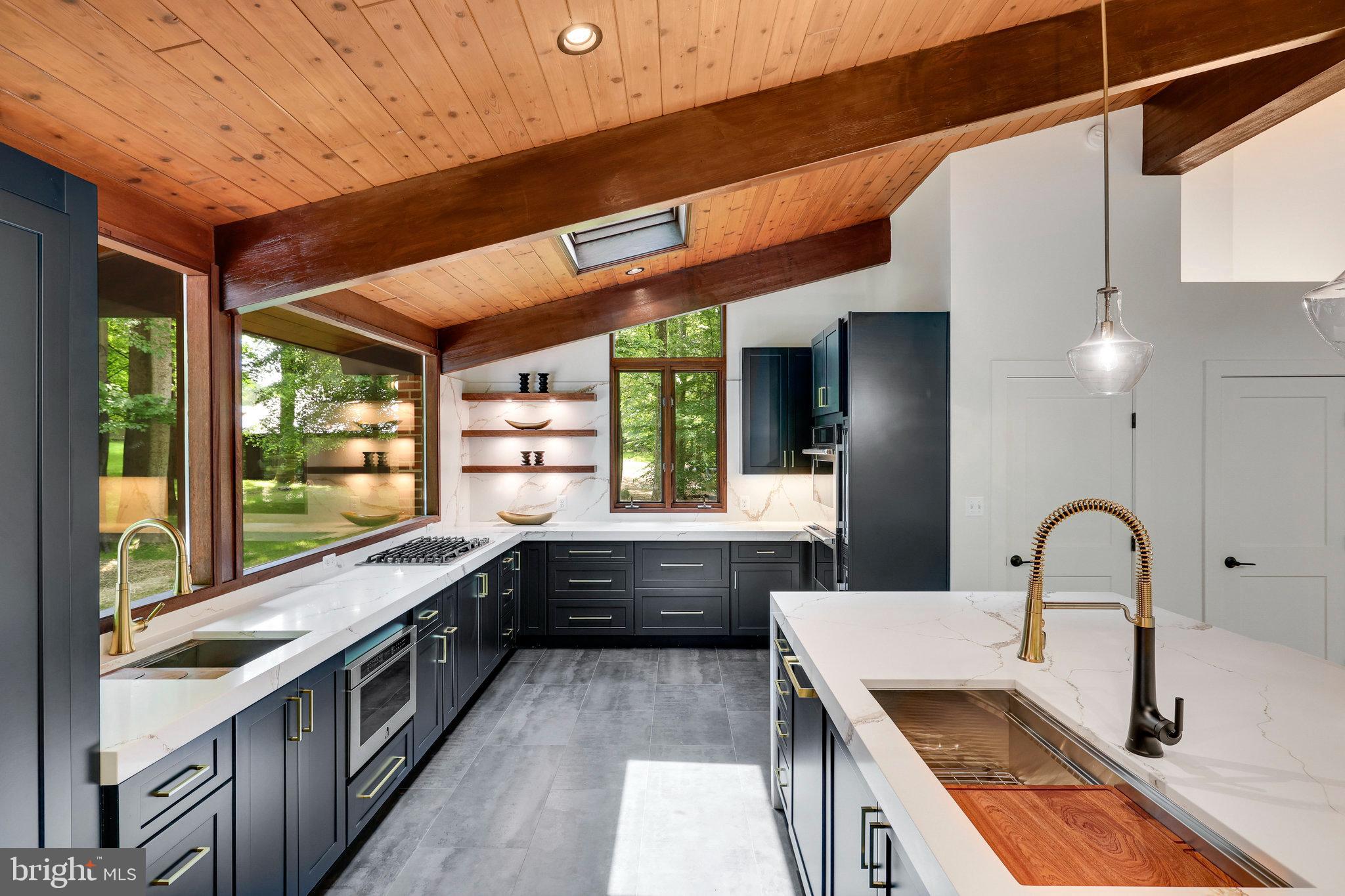 JEFFERSON RUN MANOR - Residential