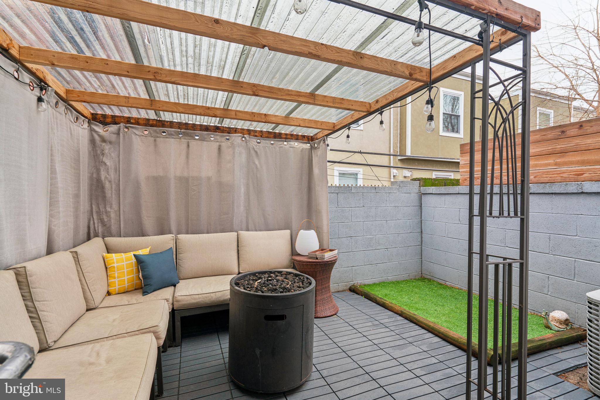 POINT BREEZE - Residential