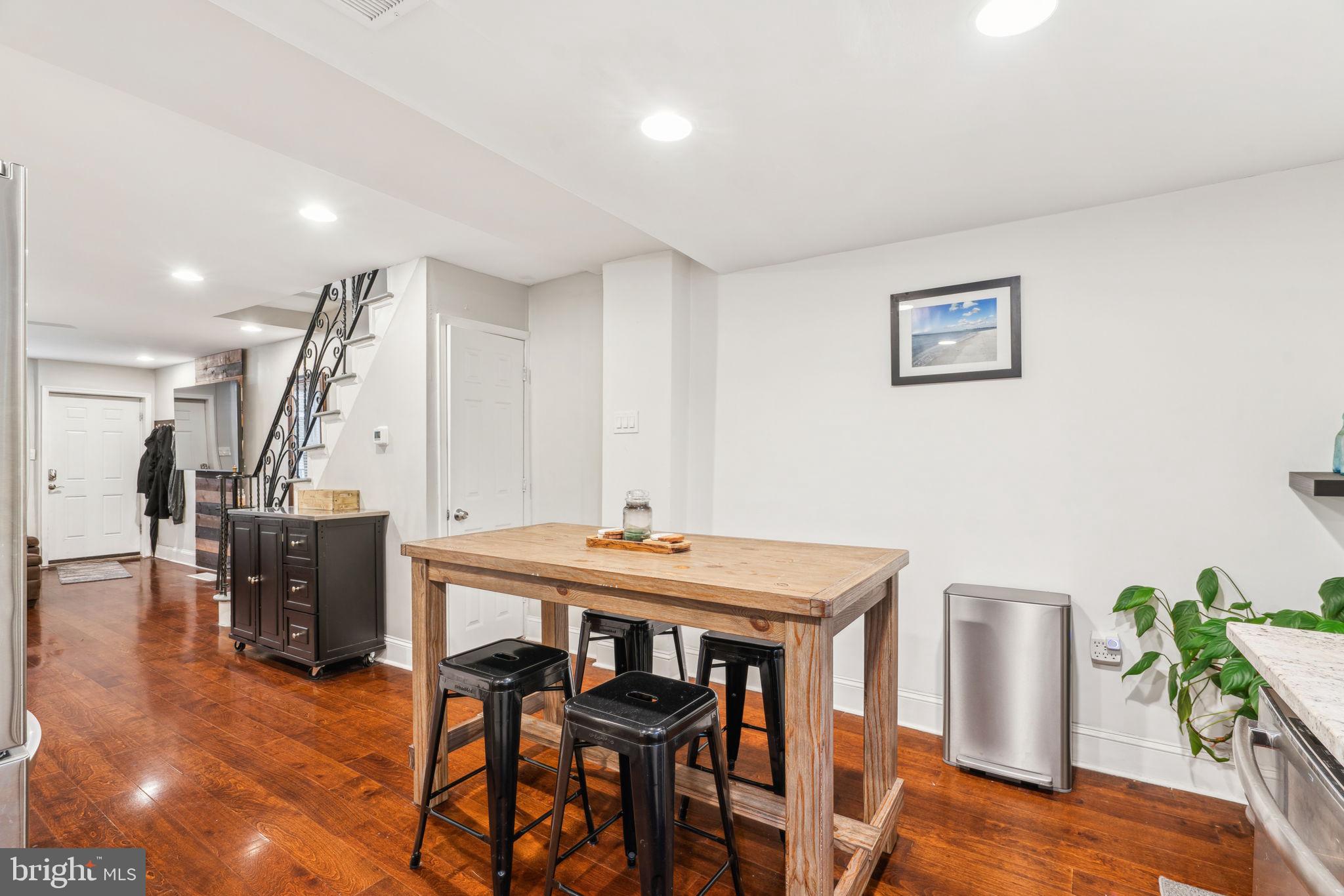 POINT BREEZE - Residential