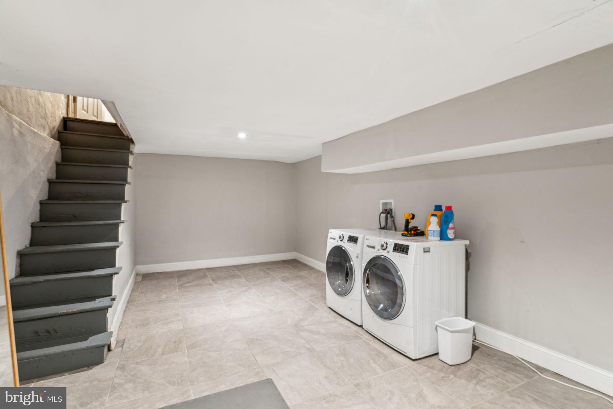 POINT BREEZE - Residential