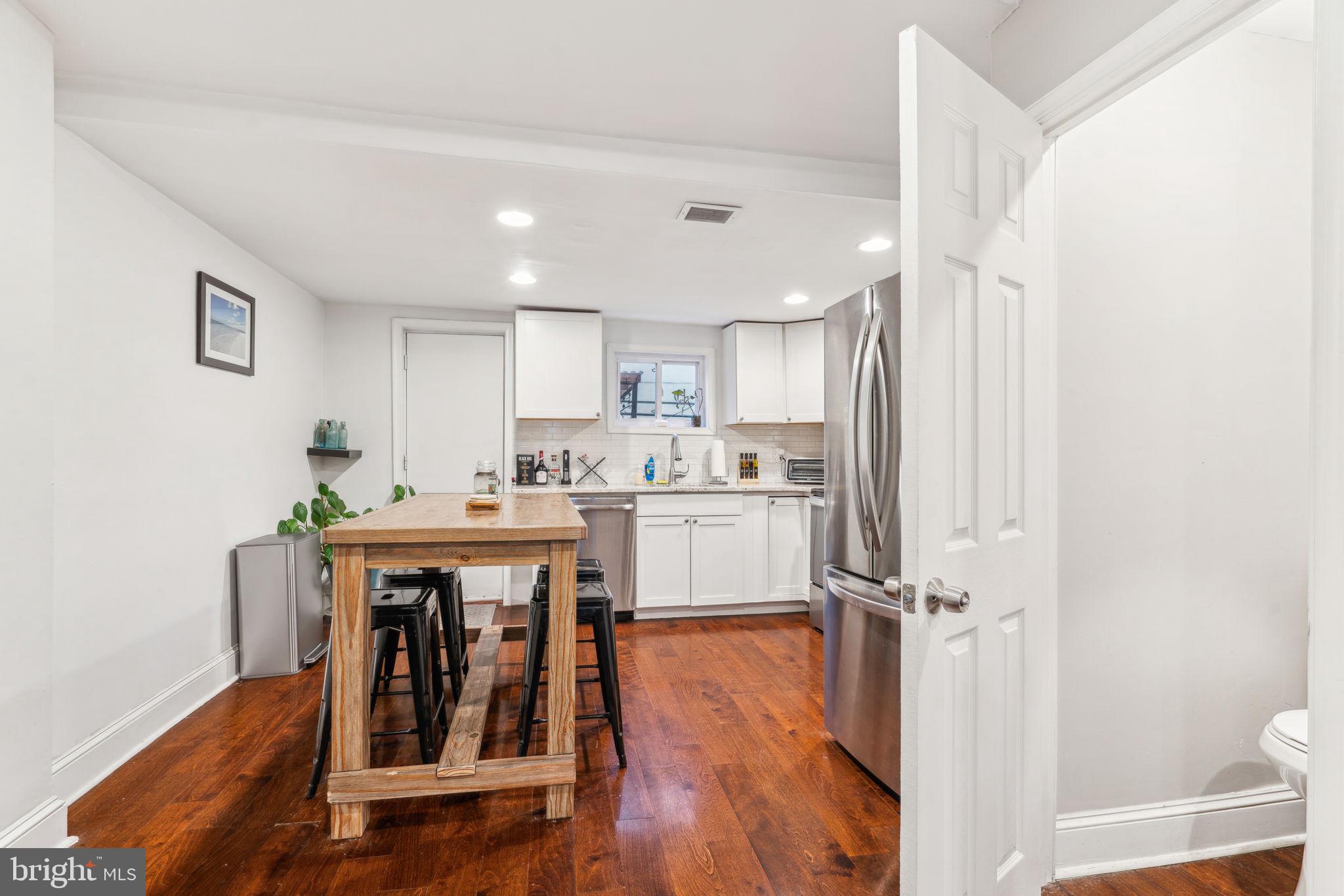 POINT BREEZE - Residential