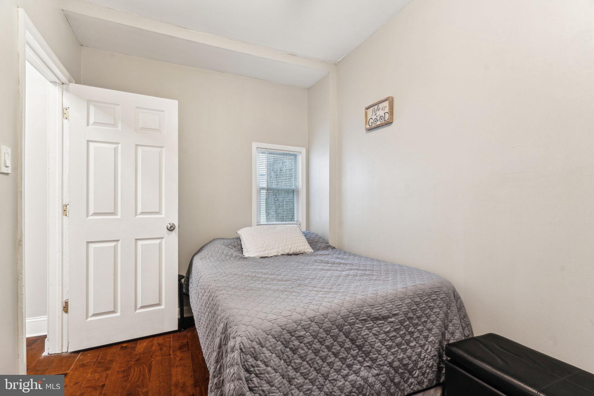 POINT BREEZE - Residential