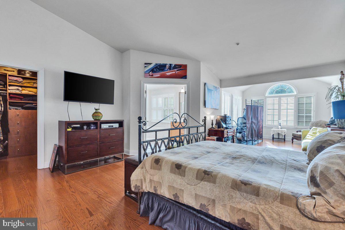 MARLBORO RIDGE - Residential