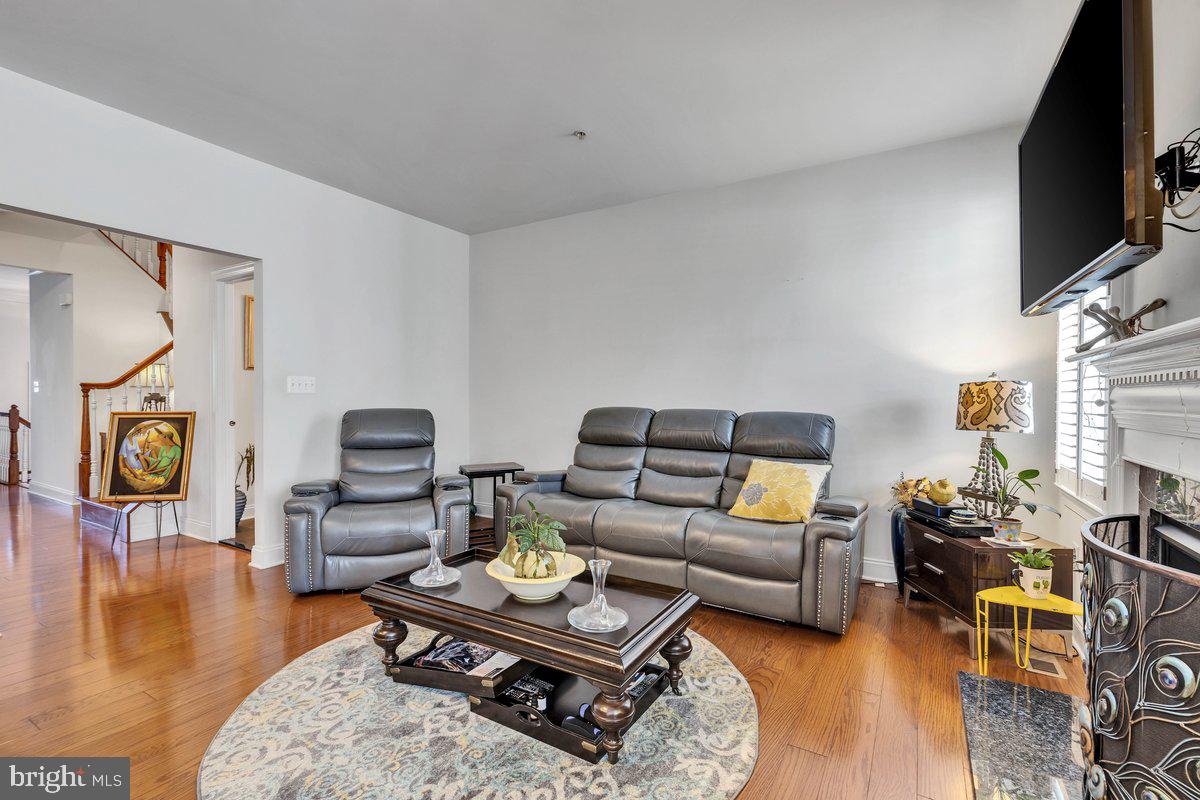 MARLBORO RIDGE - Residential