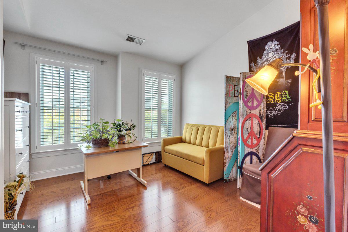 MARLBORO RIDGE - Residential