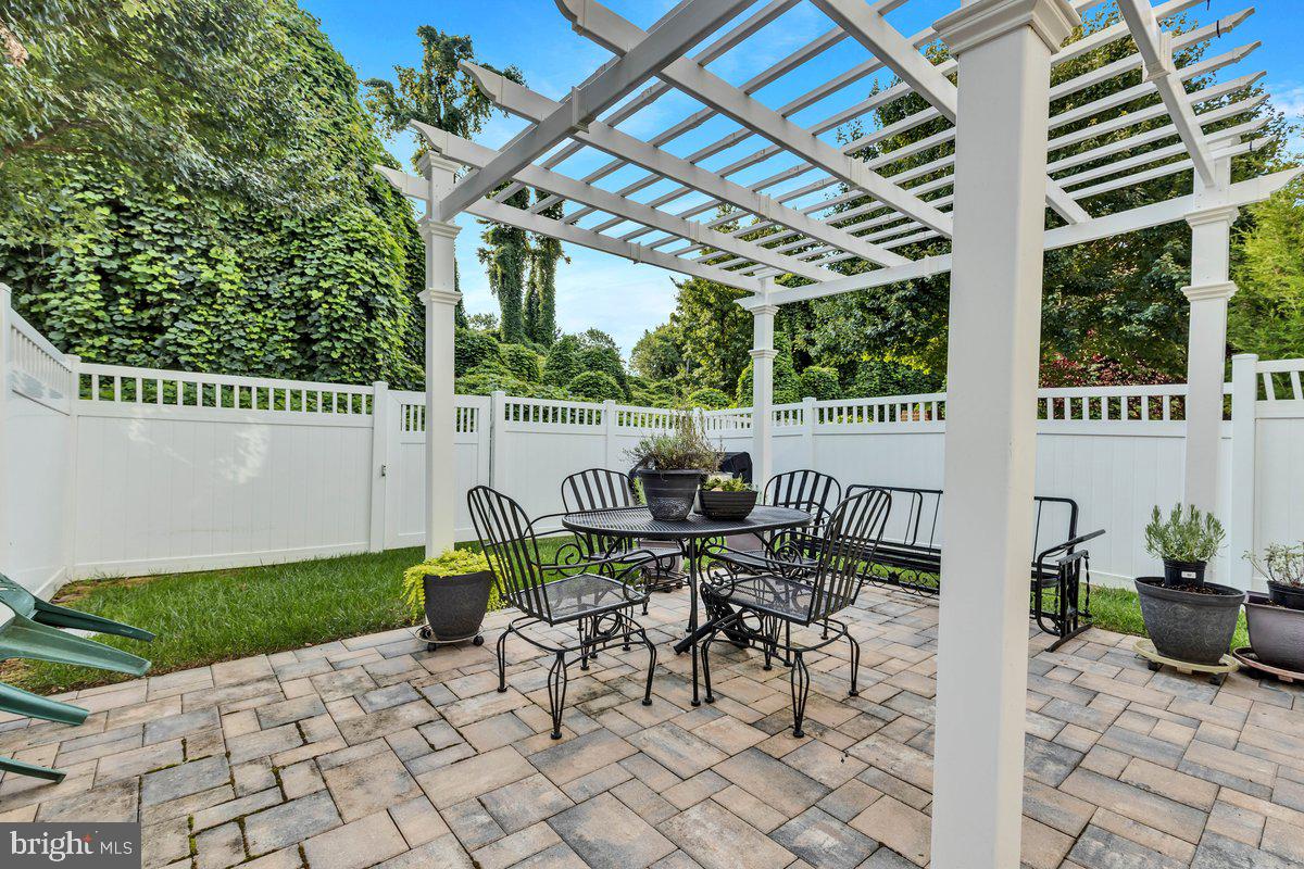 MARLBORO RIDGE - Residential