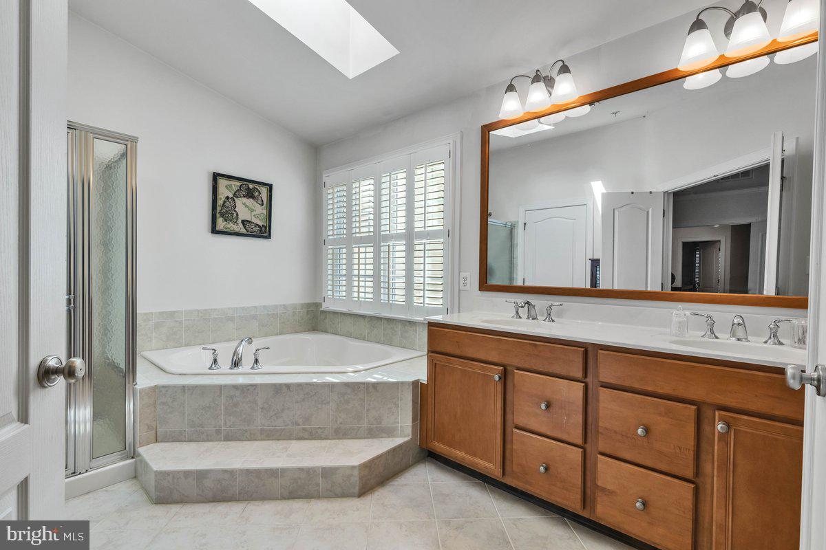 MARLBORO RIDGE - Residential