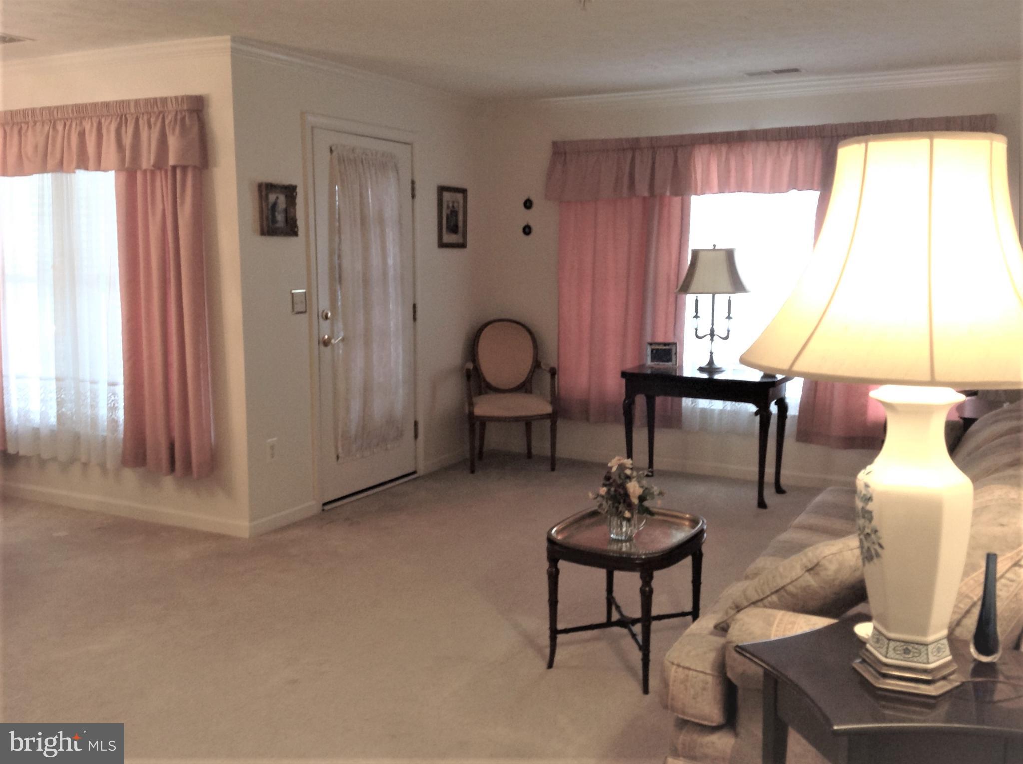 SILVER LAKE - Residential