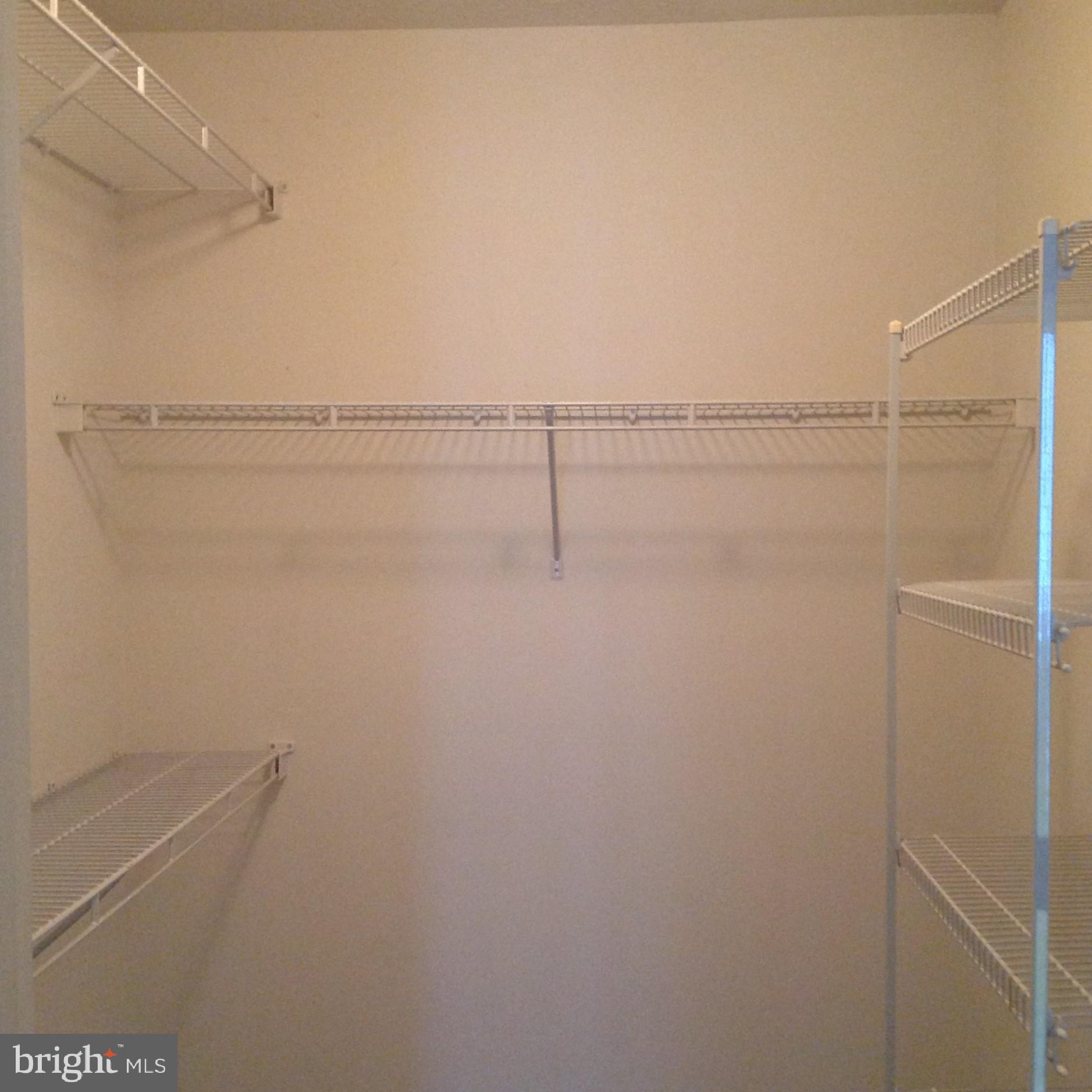 SILVER LAKE - Residential