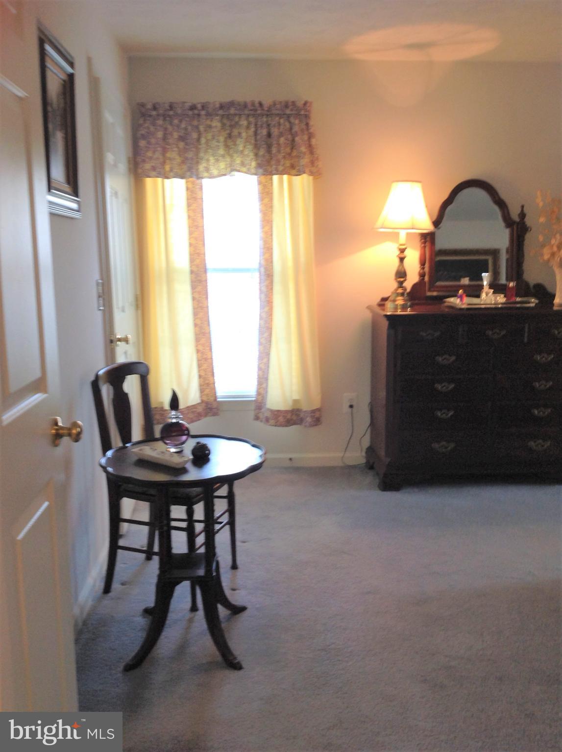 SILVER LAKE - Residential