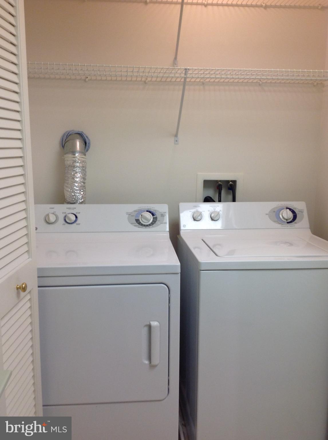 SILVER LAKE - Residential