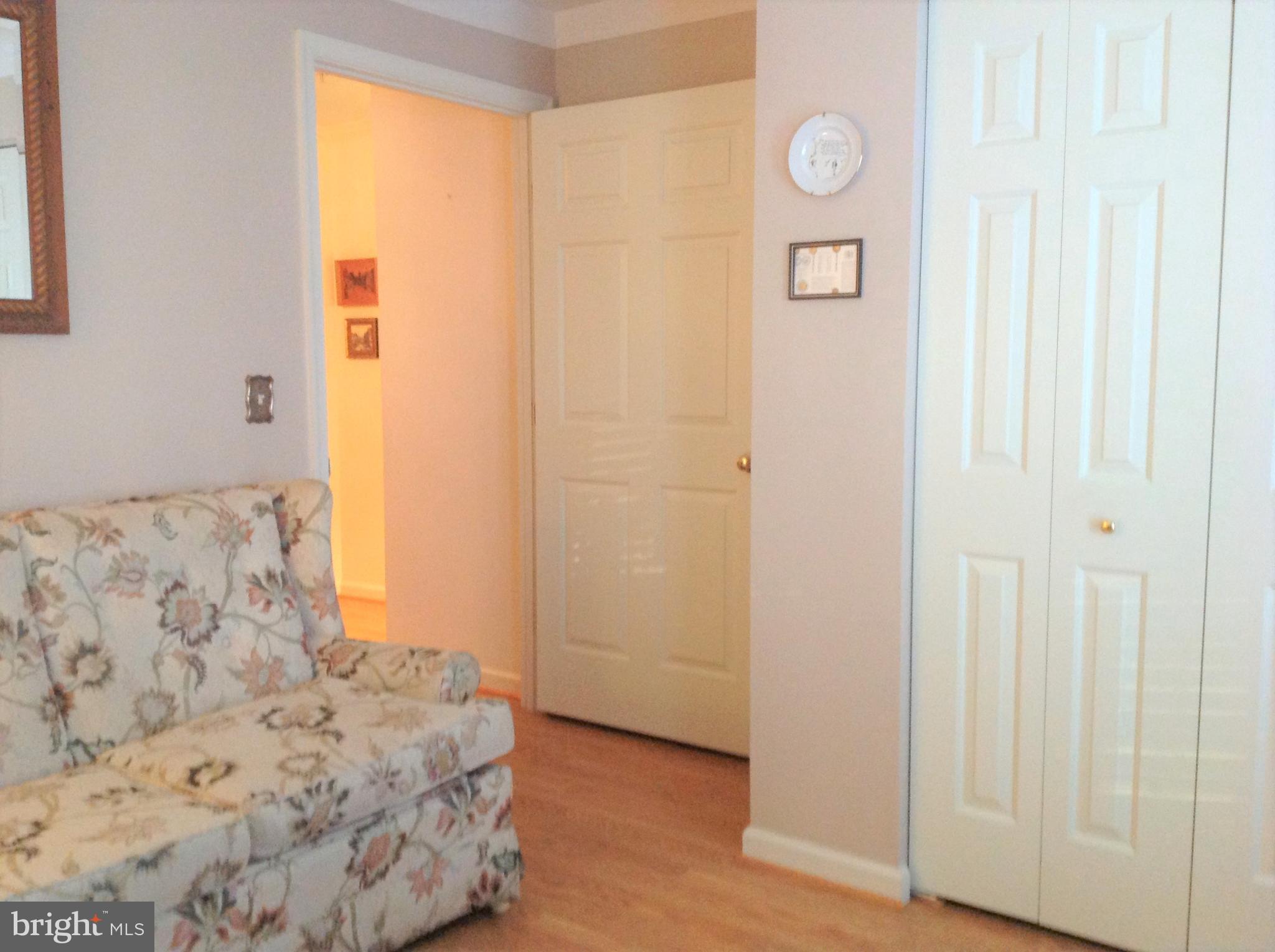 SILVER LAKE - Residential