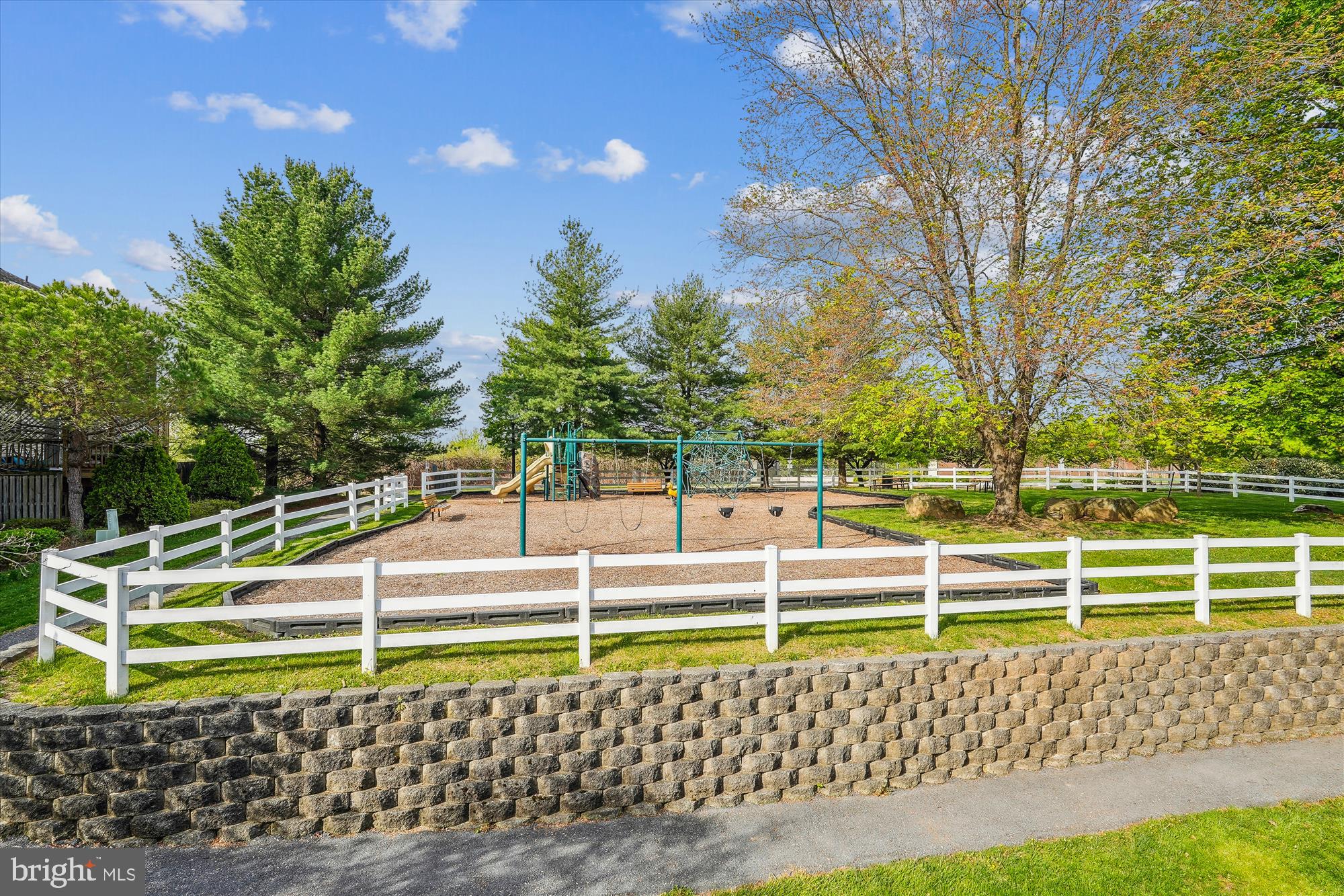 LONGMEAD - Residential