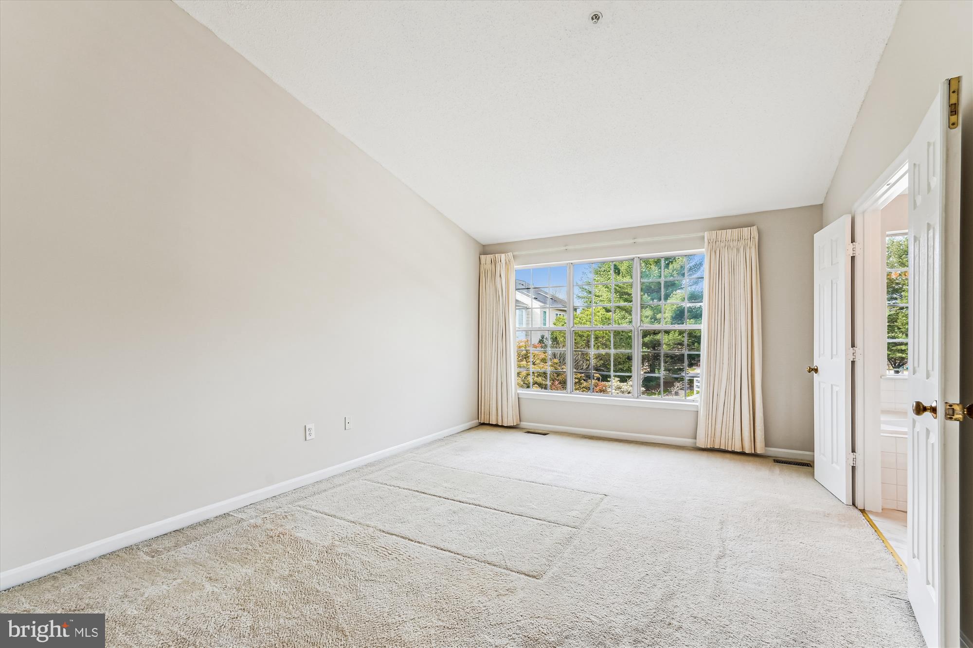 LONGMEAD - Residential