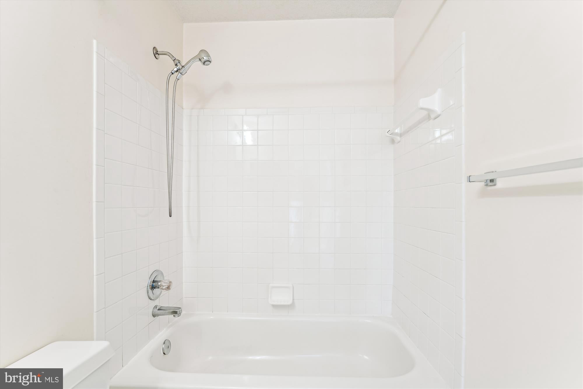 LONGMEAD - Residential