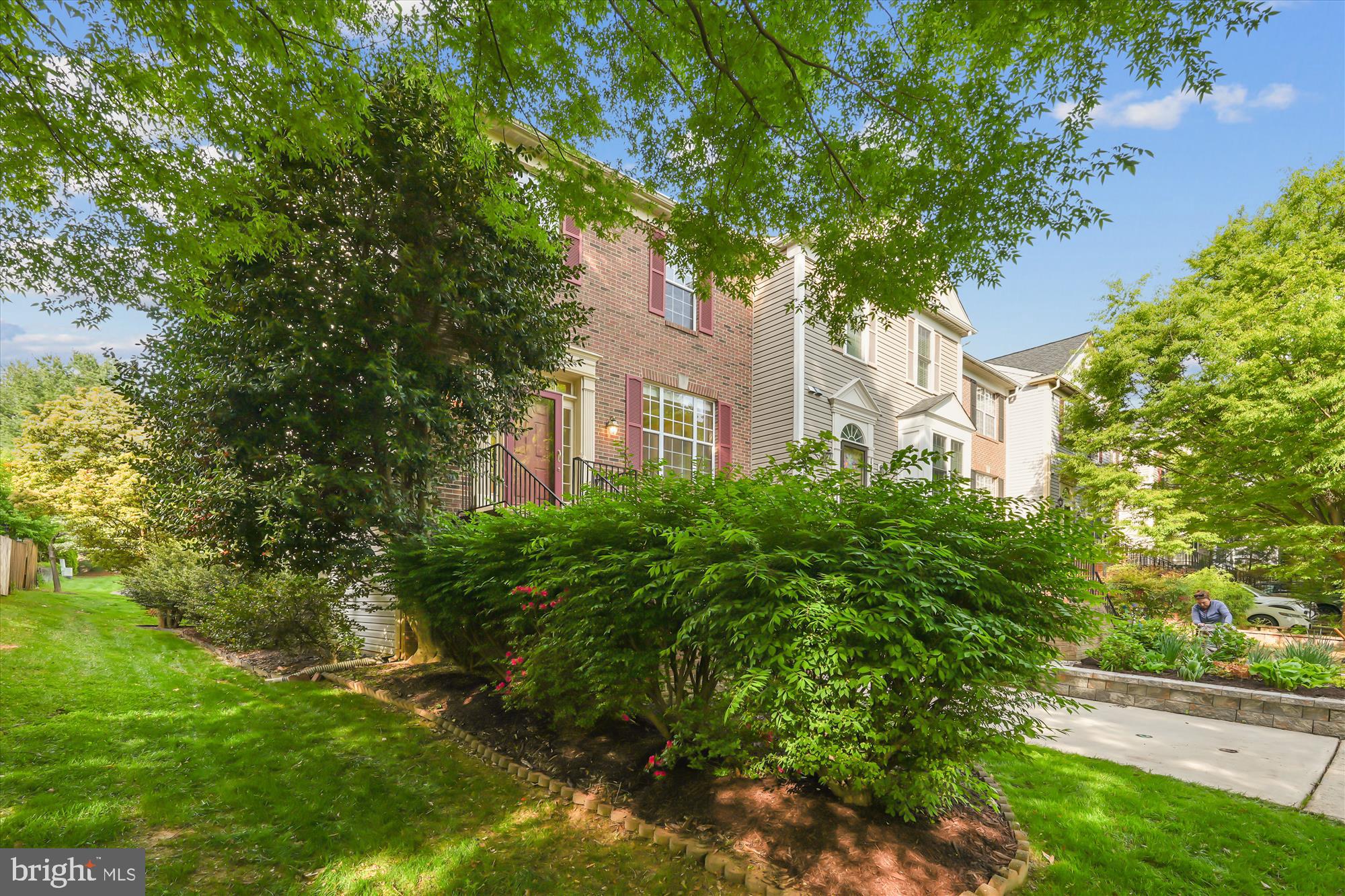 LONGMEAD - Residential