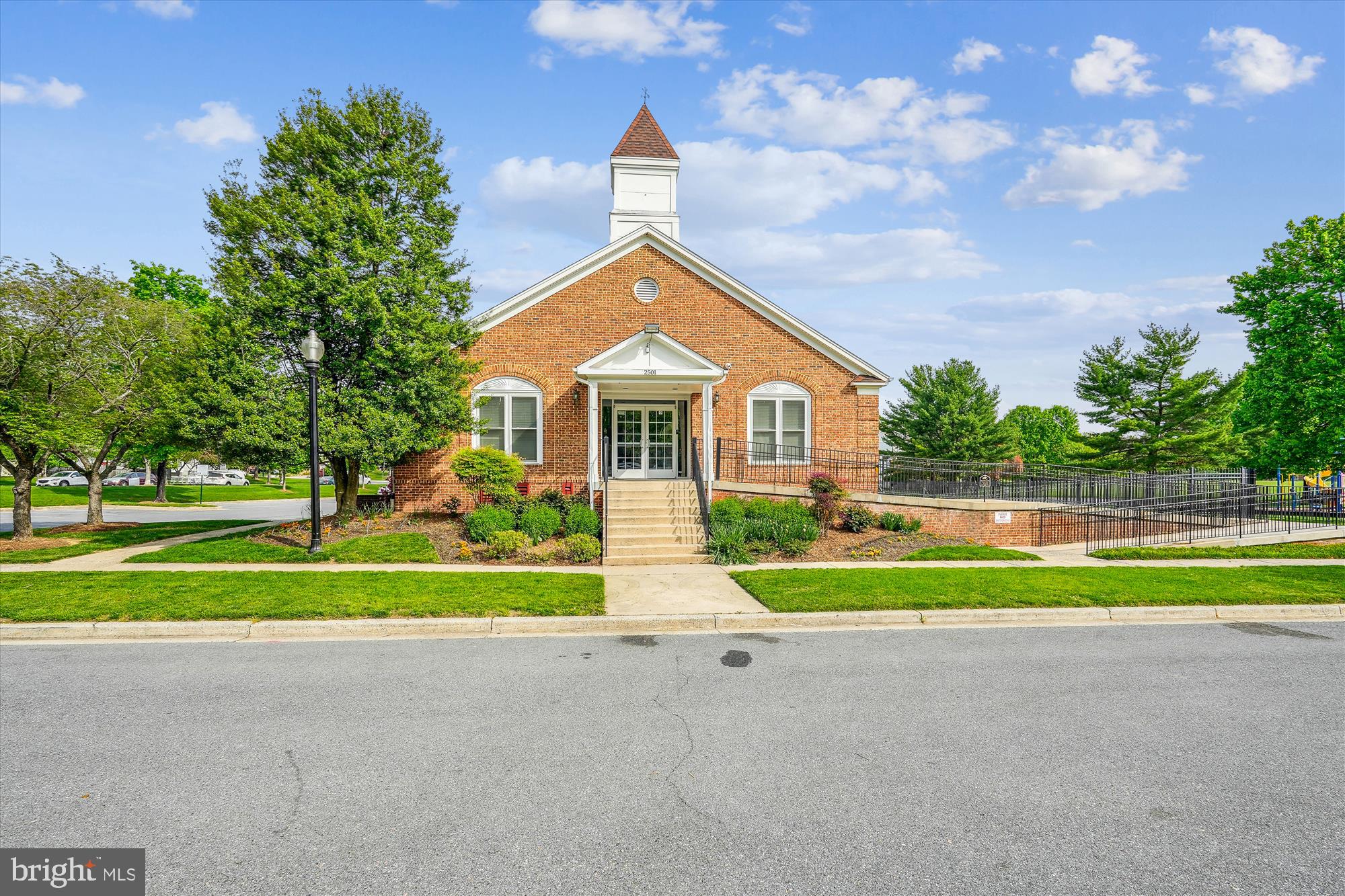 LONGMEAD - Residential