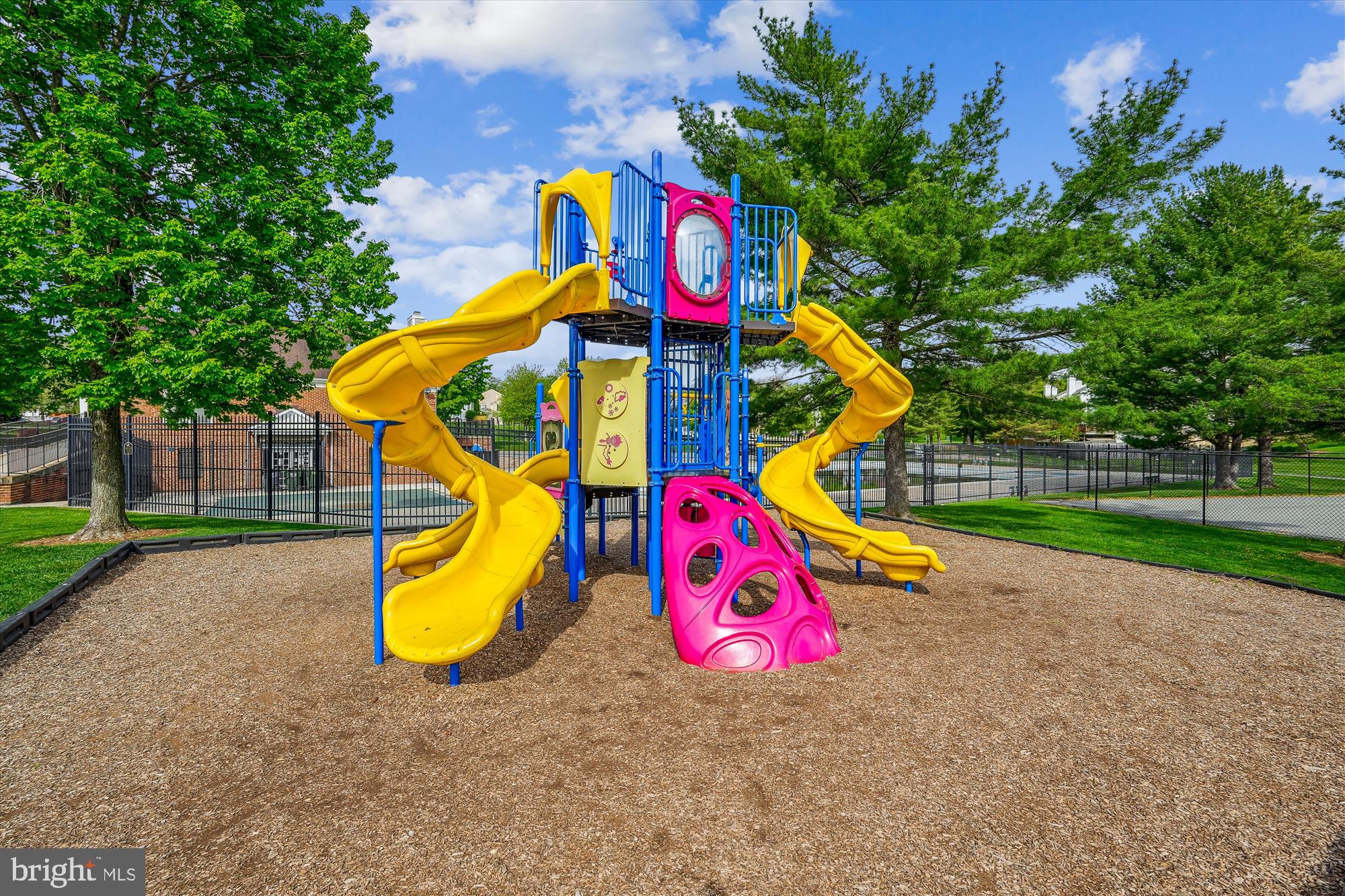 LONGMEAD - Residential