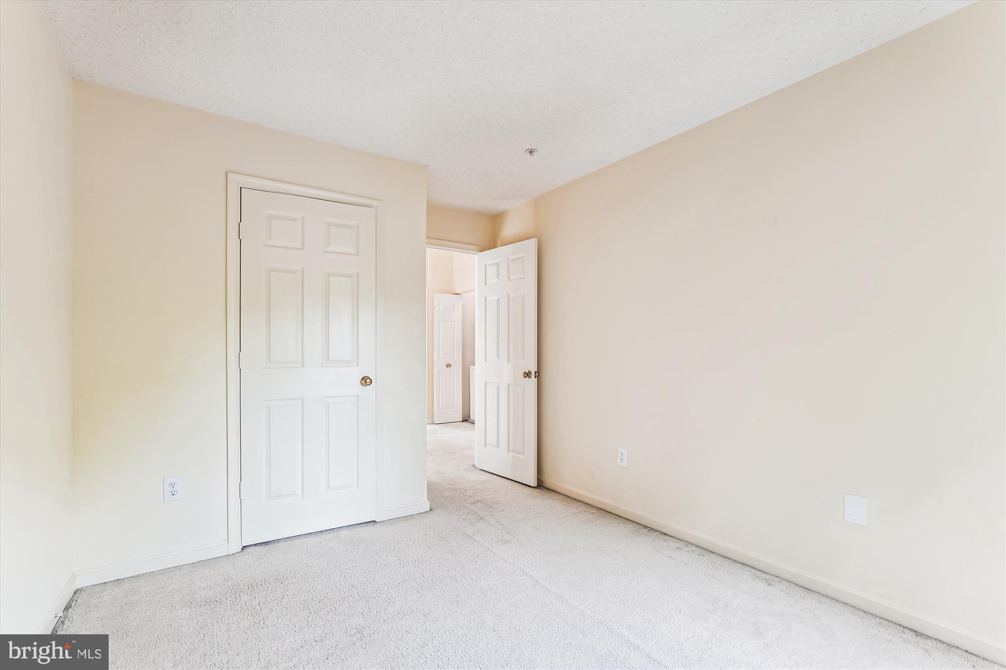 LONGMEAD - Residential