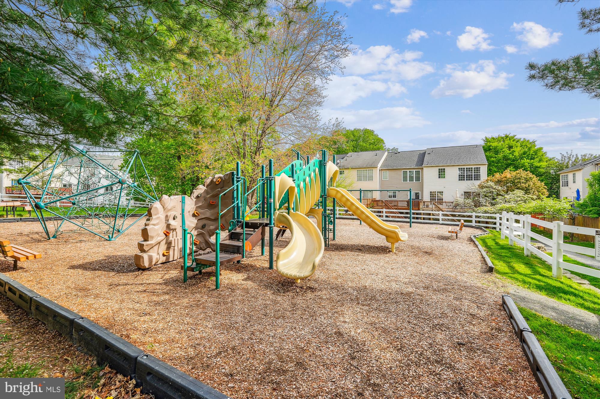 LONGMEAD - Residential