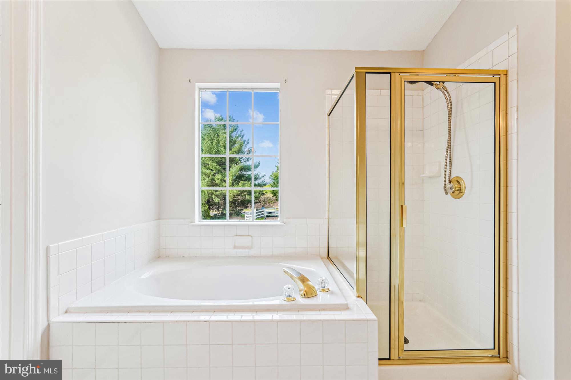 LONGMEAD - Residential