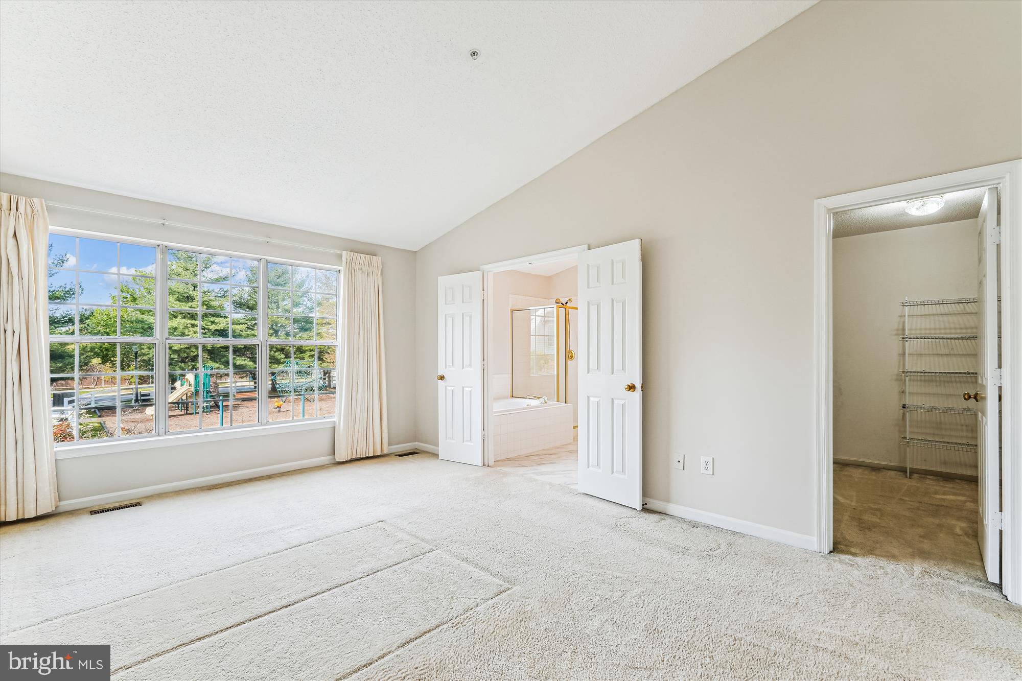 LONGMEAD - Residential