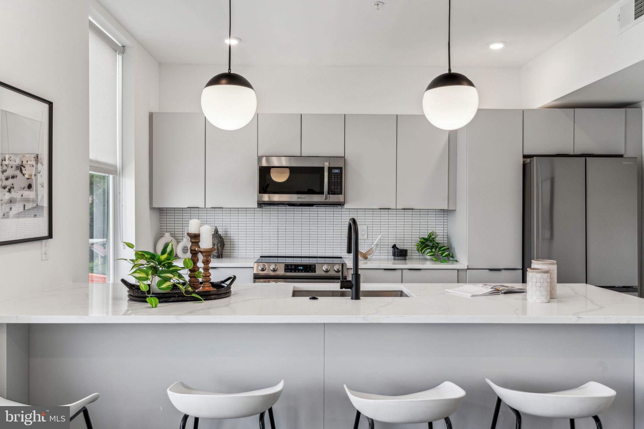 139 W CHELTEN AVENUE 512