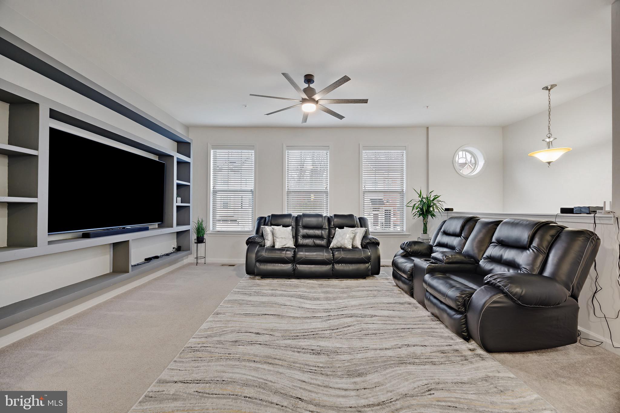 HOLLY RIDGE - Residential