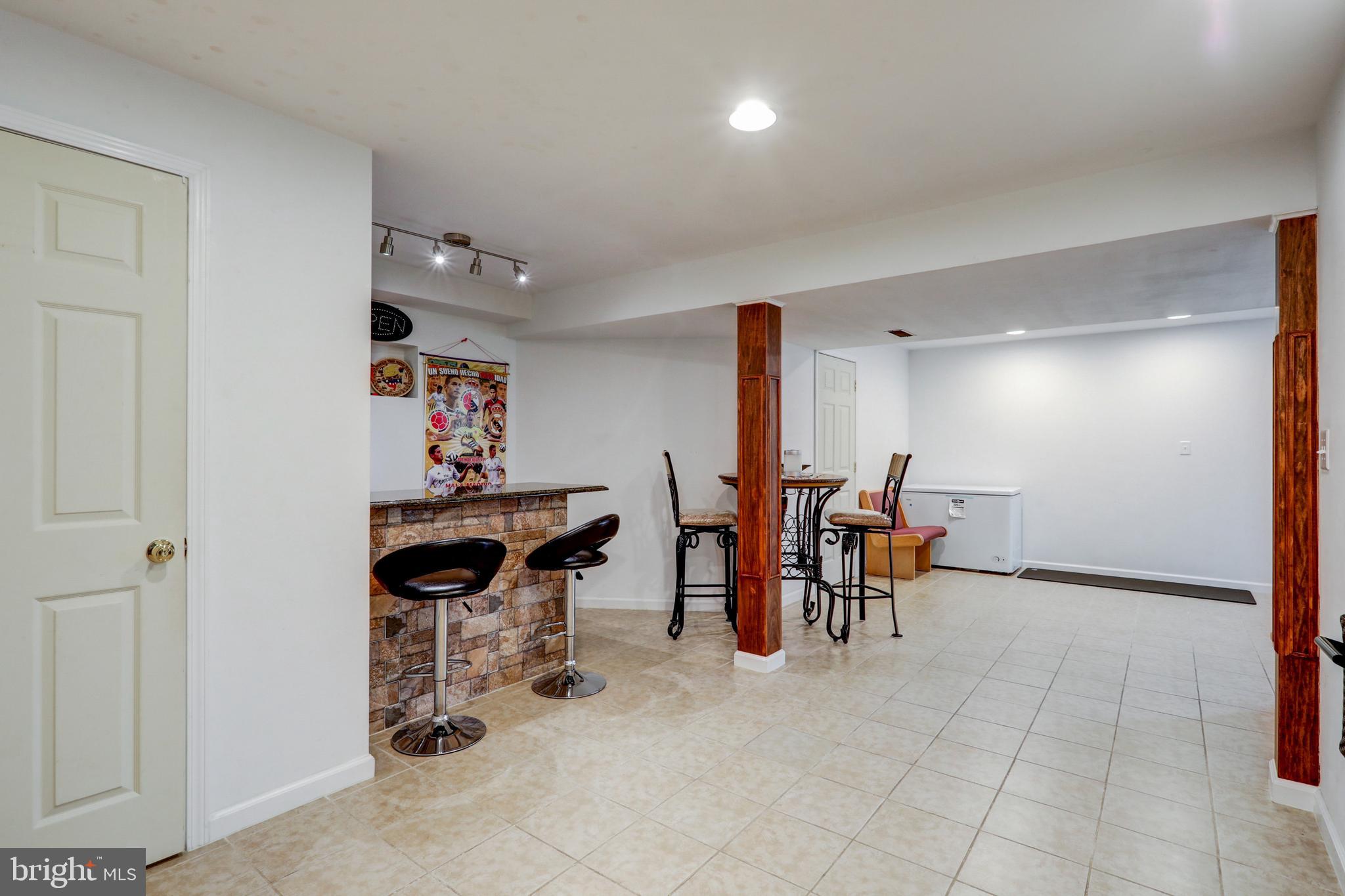 CHELTENHAM - Residential