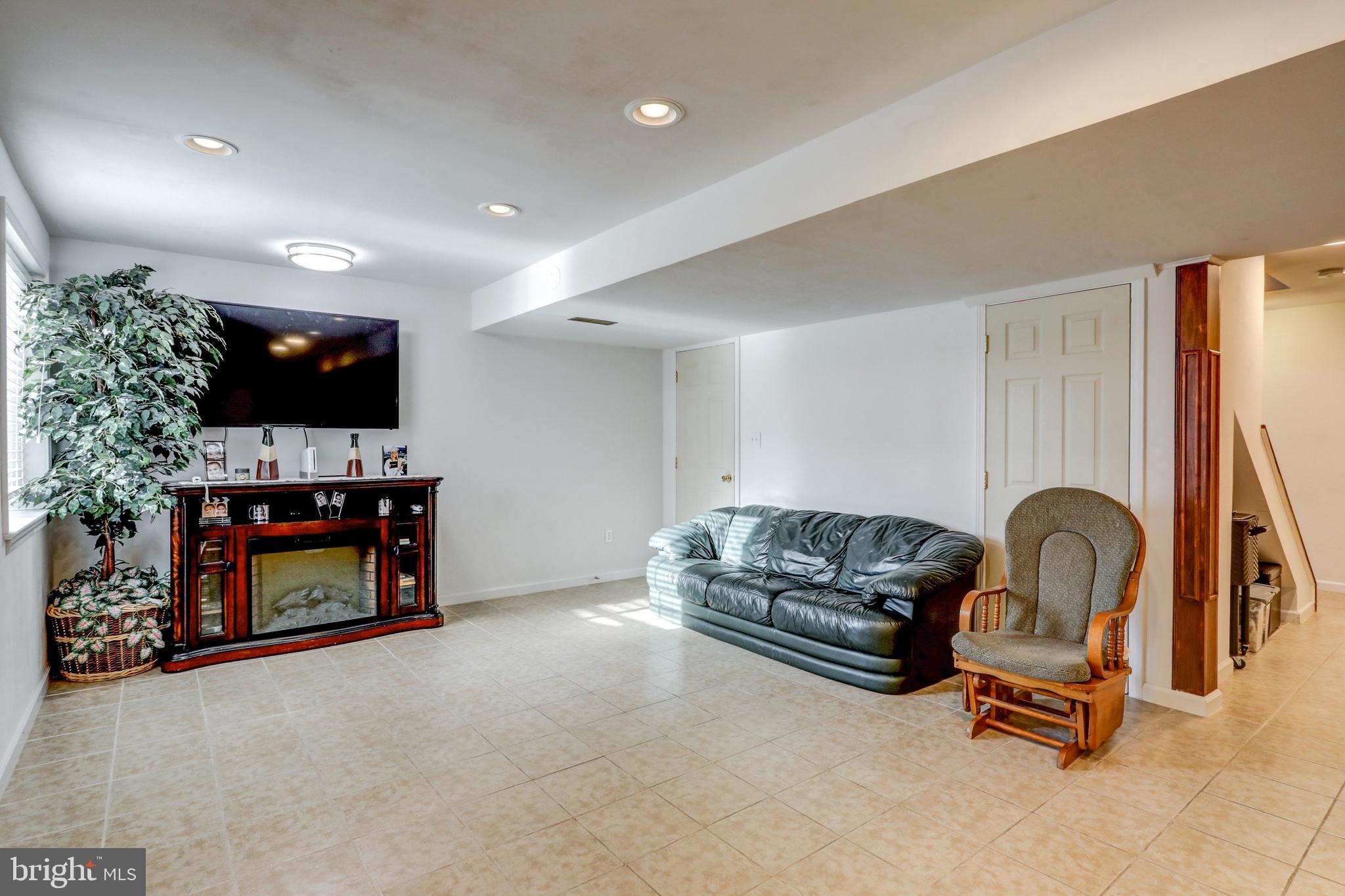 CHELTENHAM - Residential