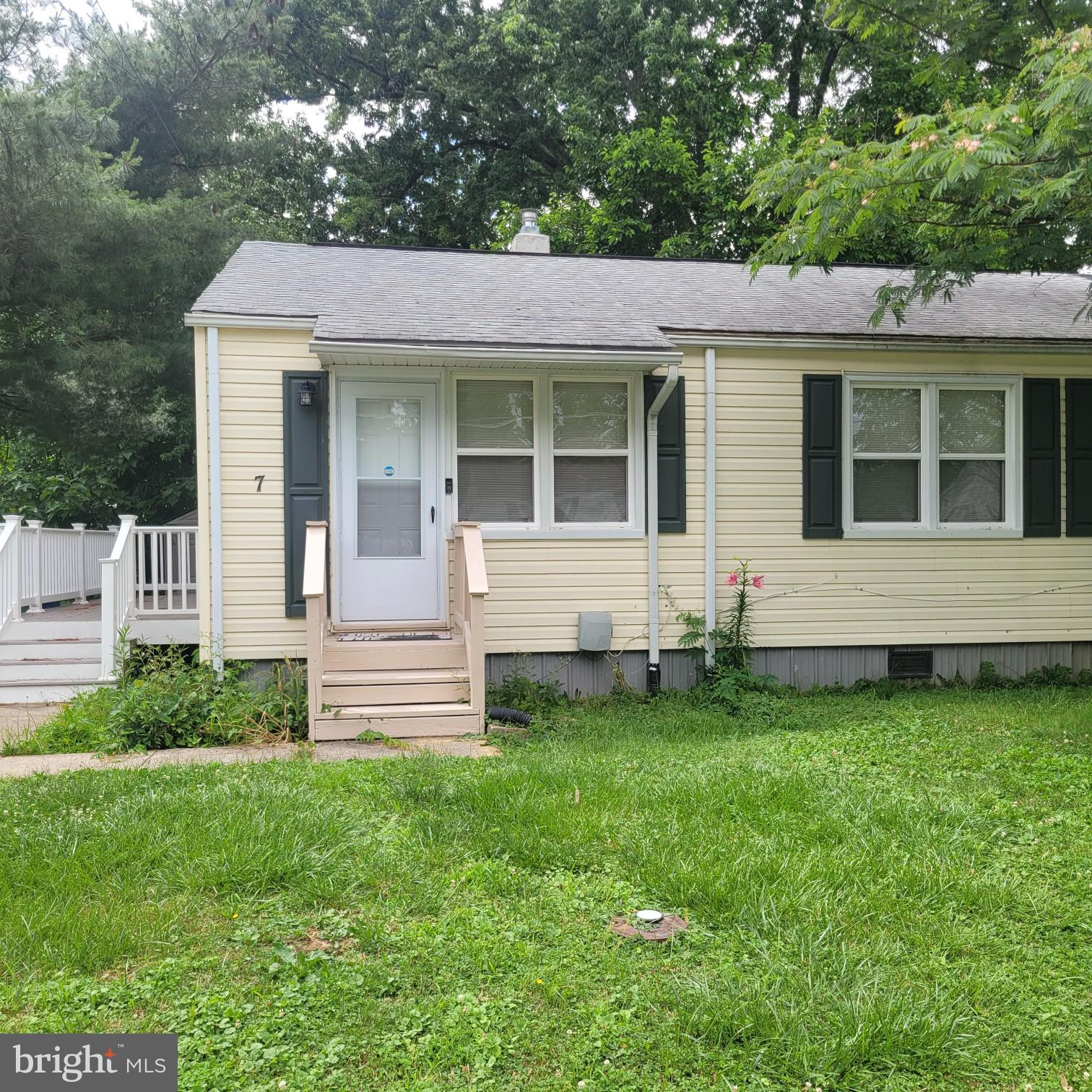 7 ABERDEEN AVENUE