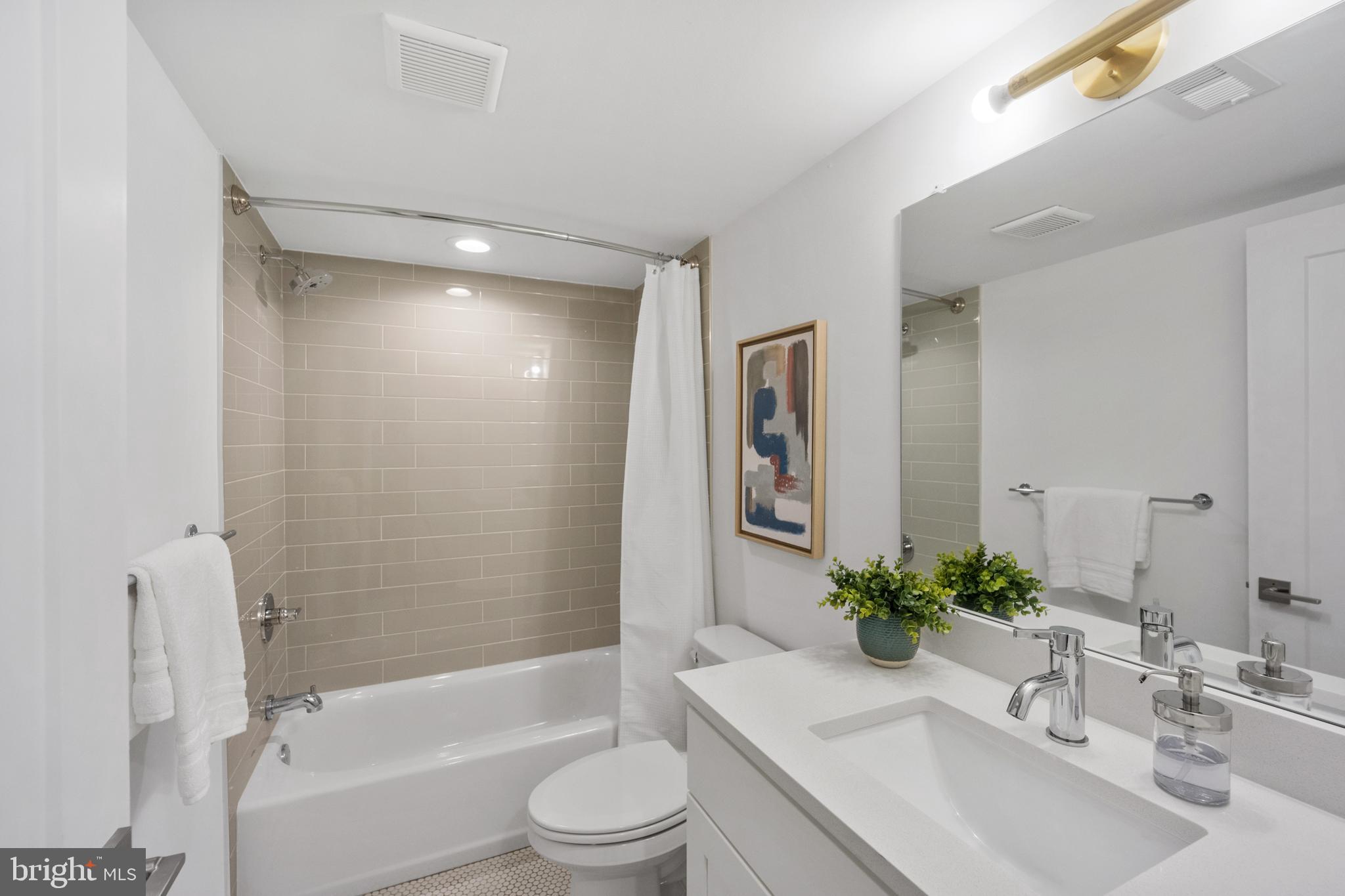 NORRIS SQUARE - Residential