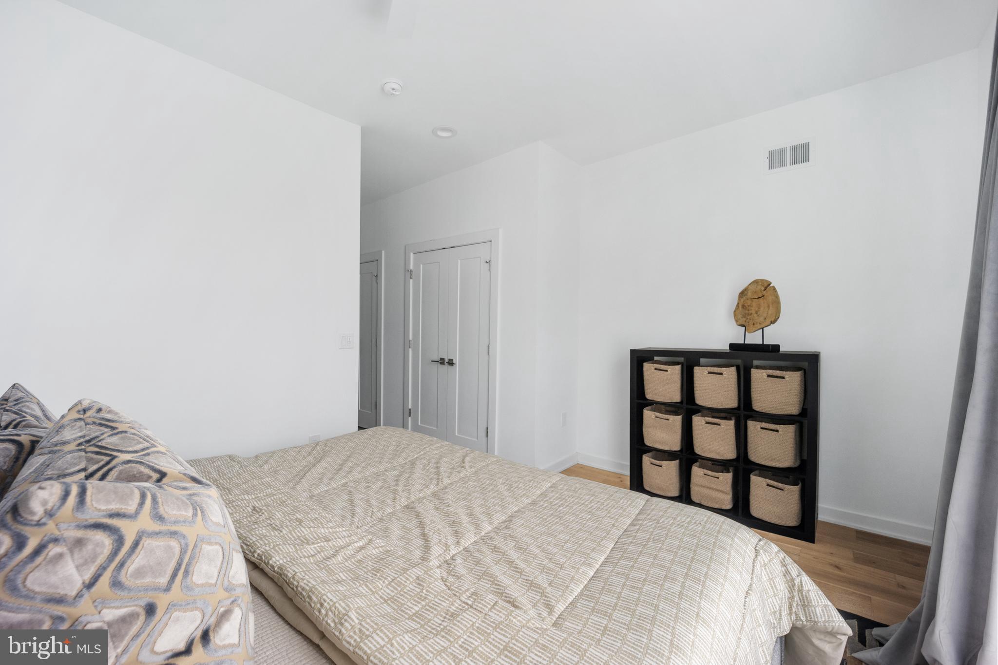 NORRIS SQUARE - Residential