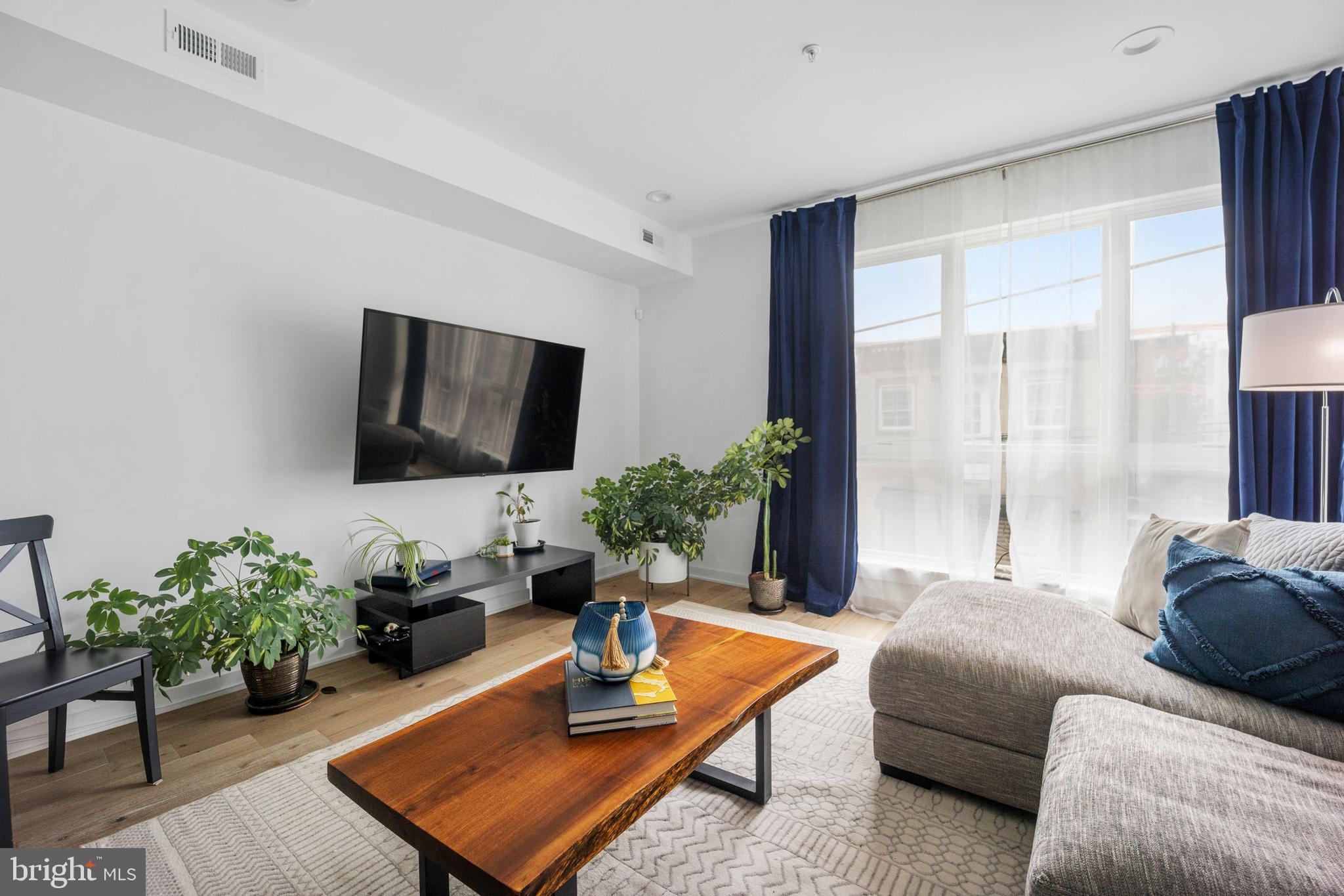 NORRIS SQUARE - Residential