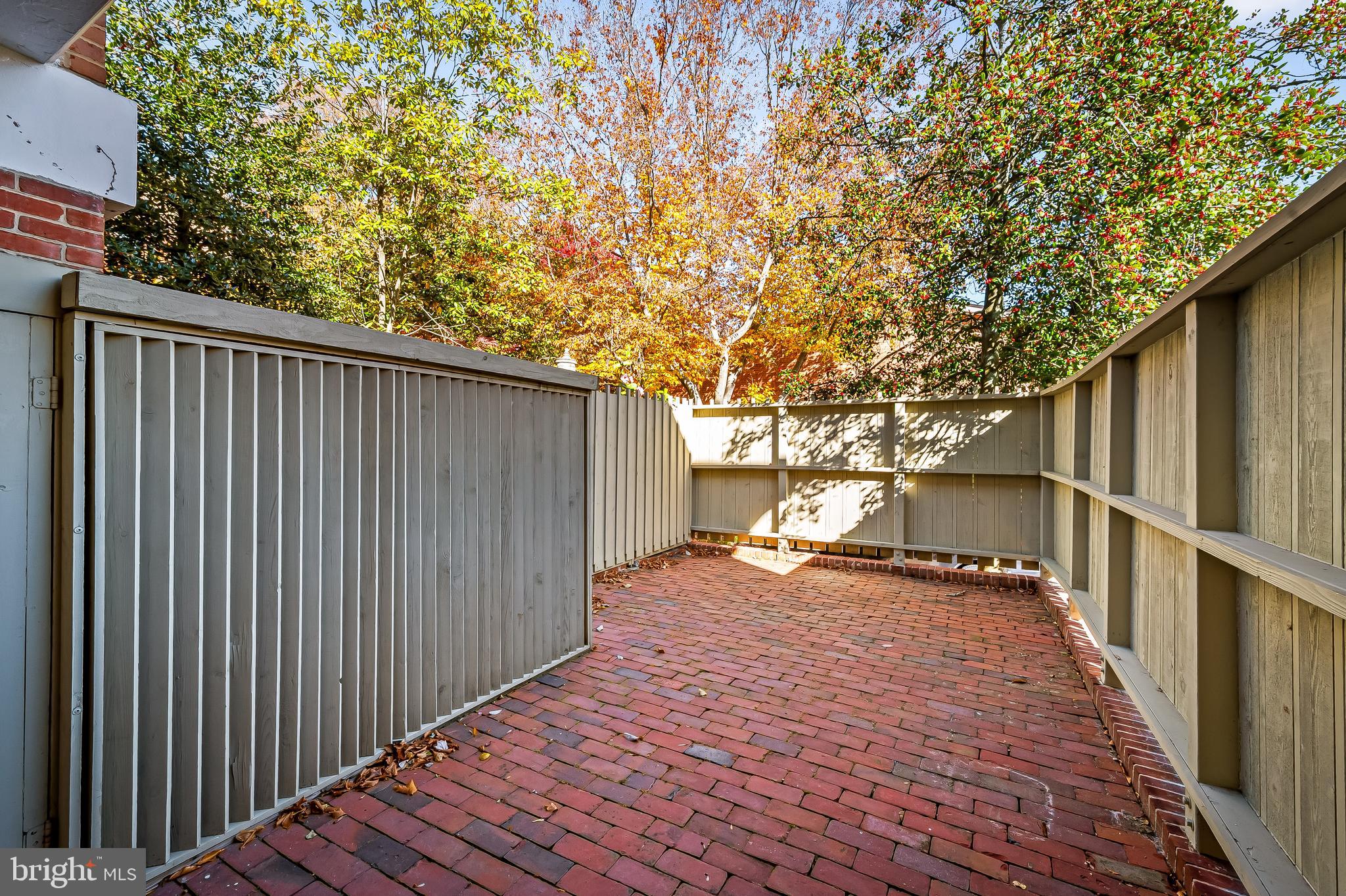 20 PALMER GREEN COURT