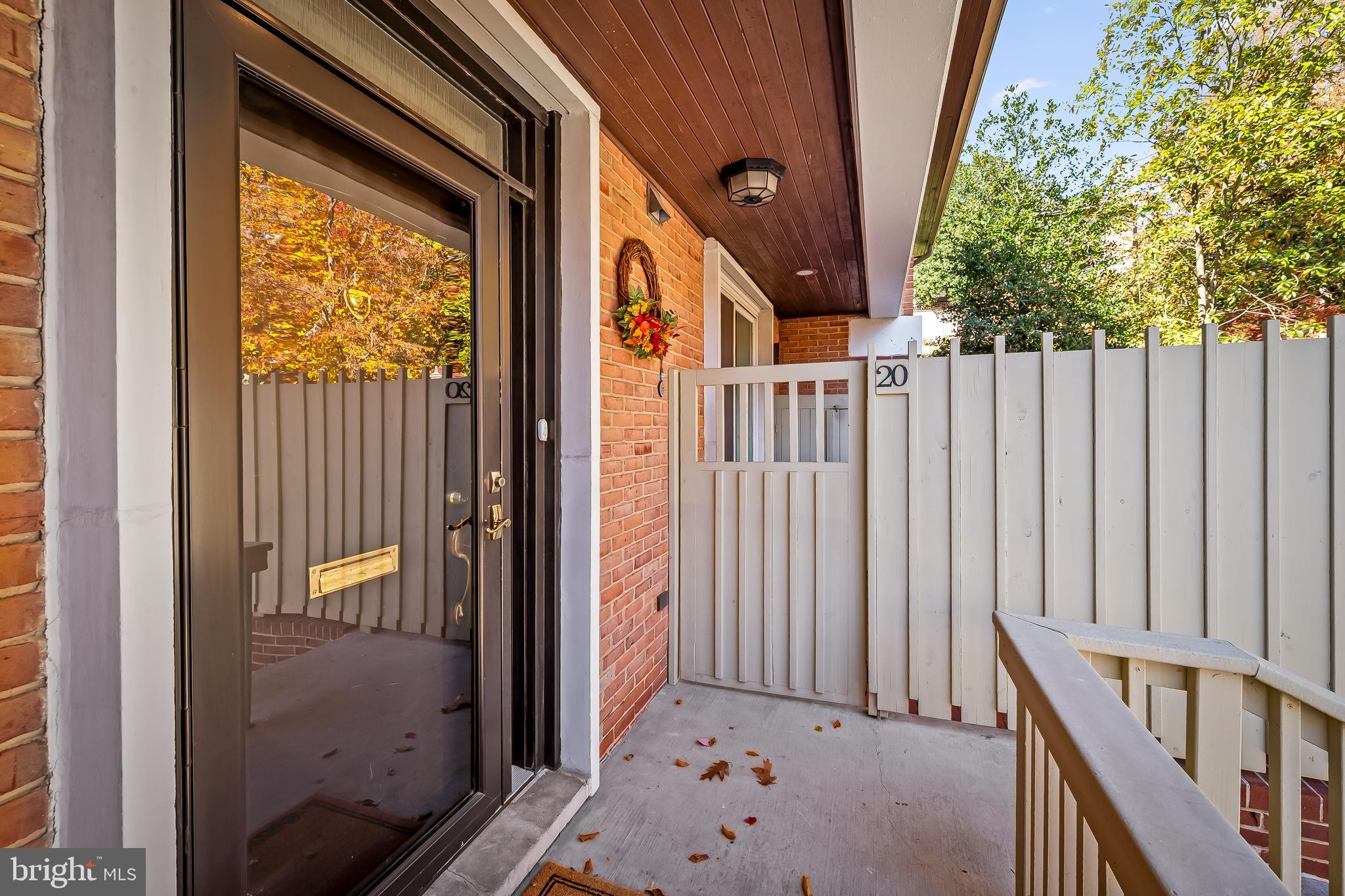 20 PALMER GREEN COURT