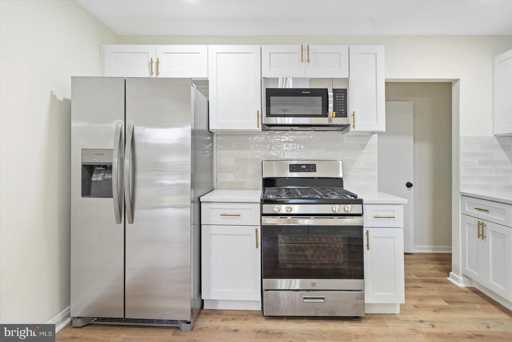 WOODMOOR ESTATES - Residential