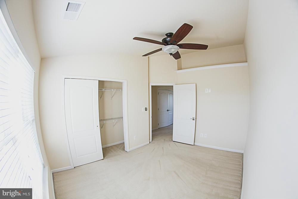 LOUDOUN VALLEY ESTATES - Residential Lease