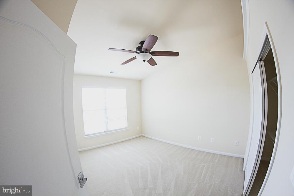 LOUDOUN VALLEY ESTATES - Residential Lease